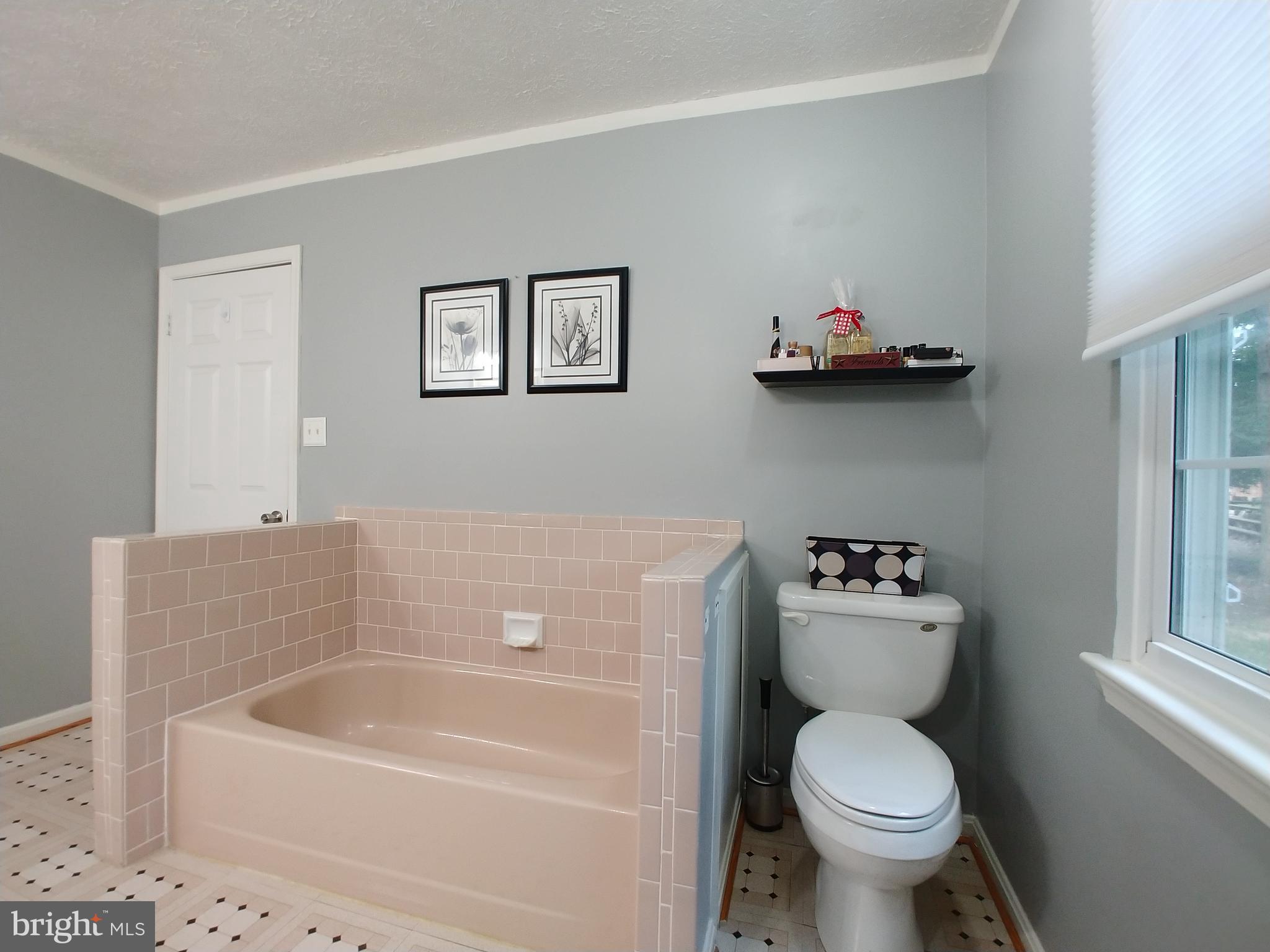 ST CHARLES HAMPSHIRE - Residential