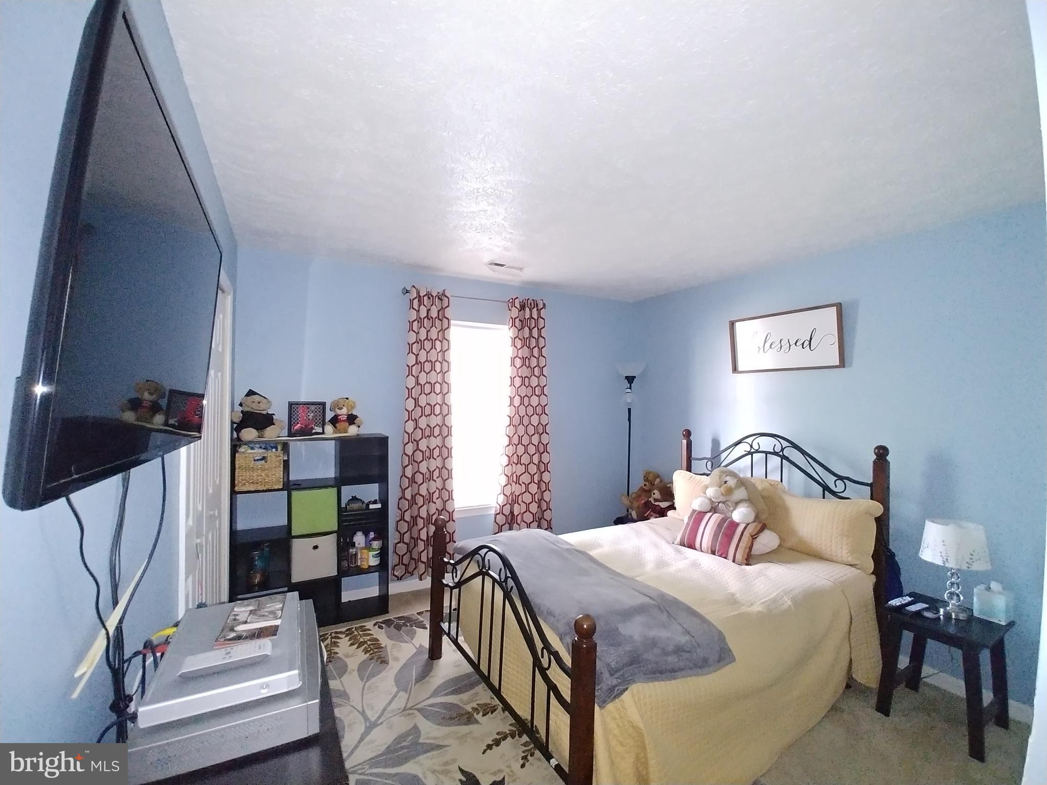 ST CHARLES HAMPSHIRE - Residential