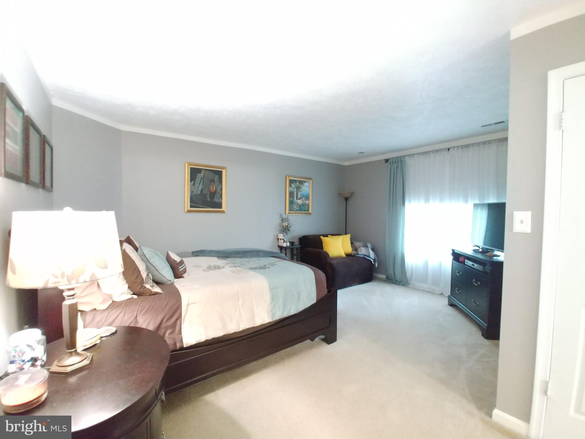 ST CHARLES HAMPSHIRE - Residential