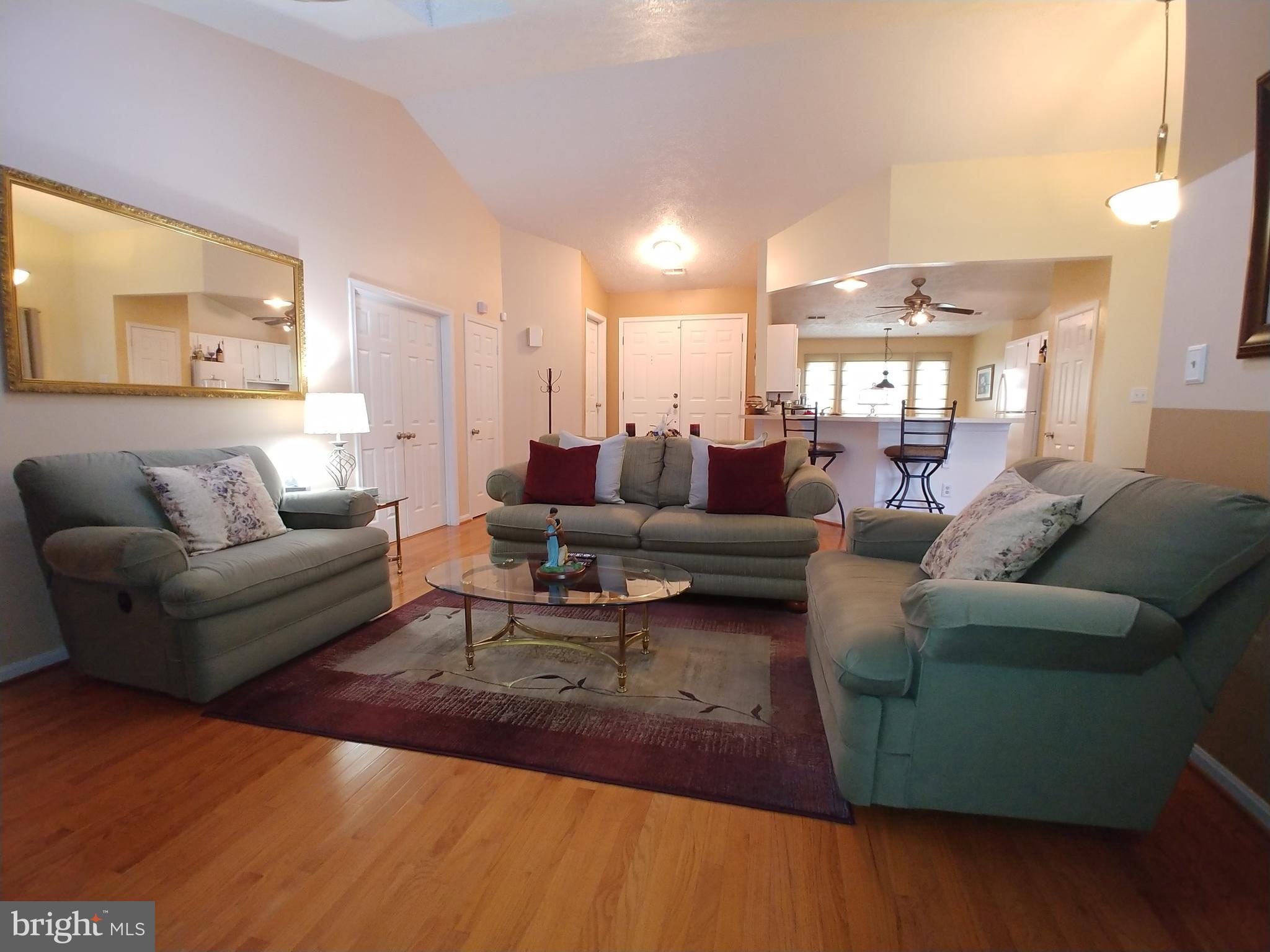 ST CHARLES HAMPSHIRE - Residential