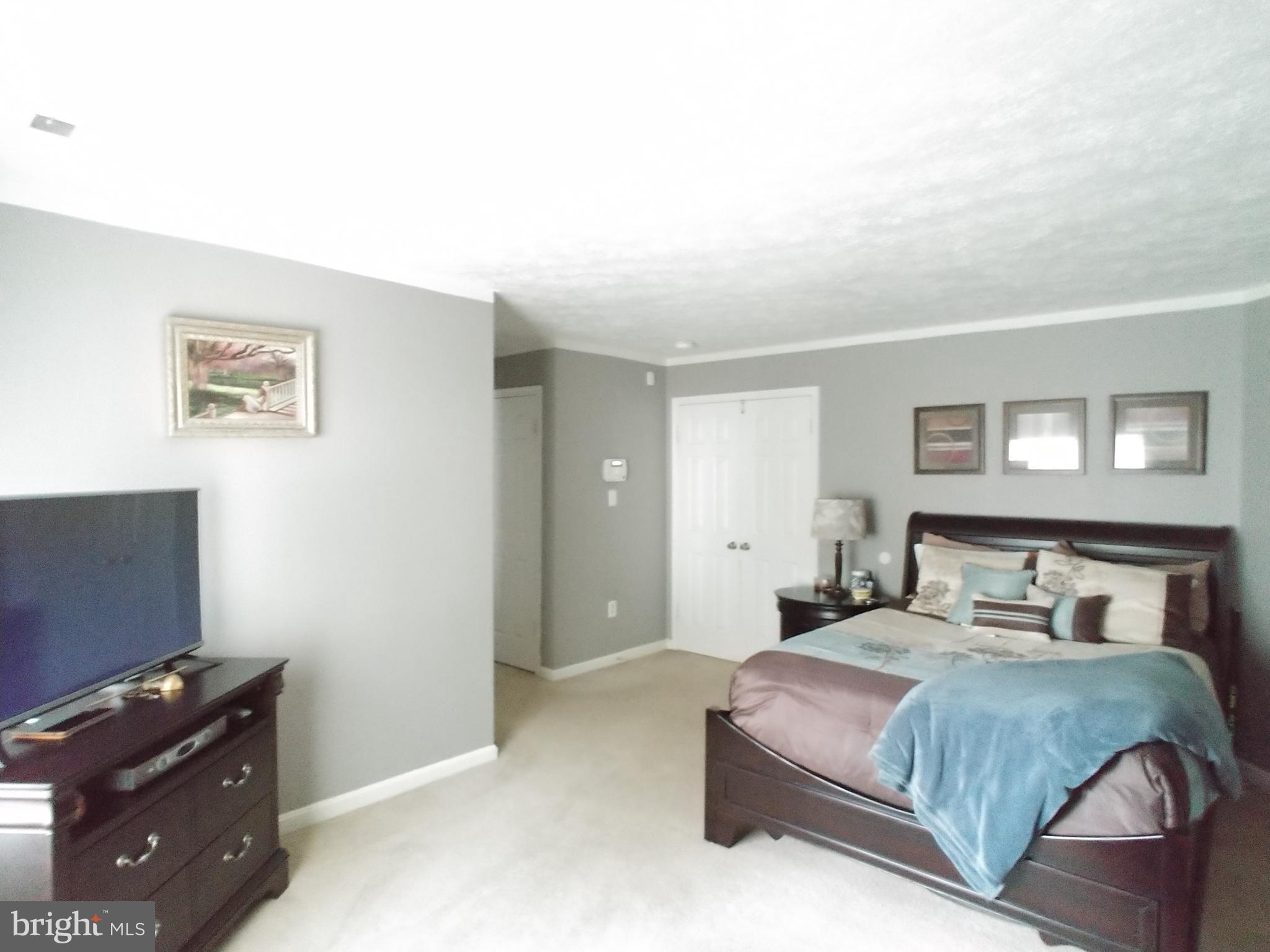 ST CHARLES HAMPSHIRE - Residential