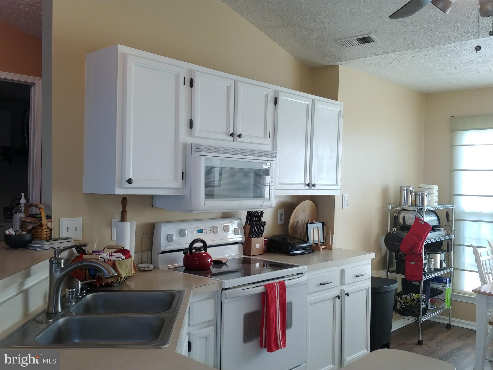 ST CHARLES HAMPSHIRE - Residential