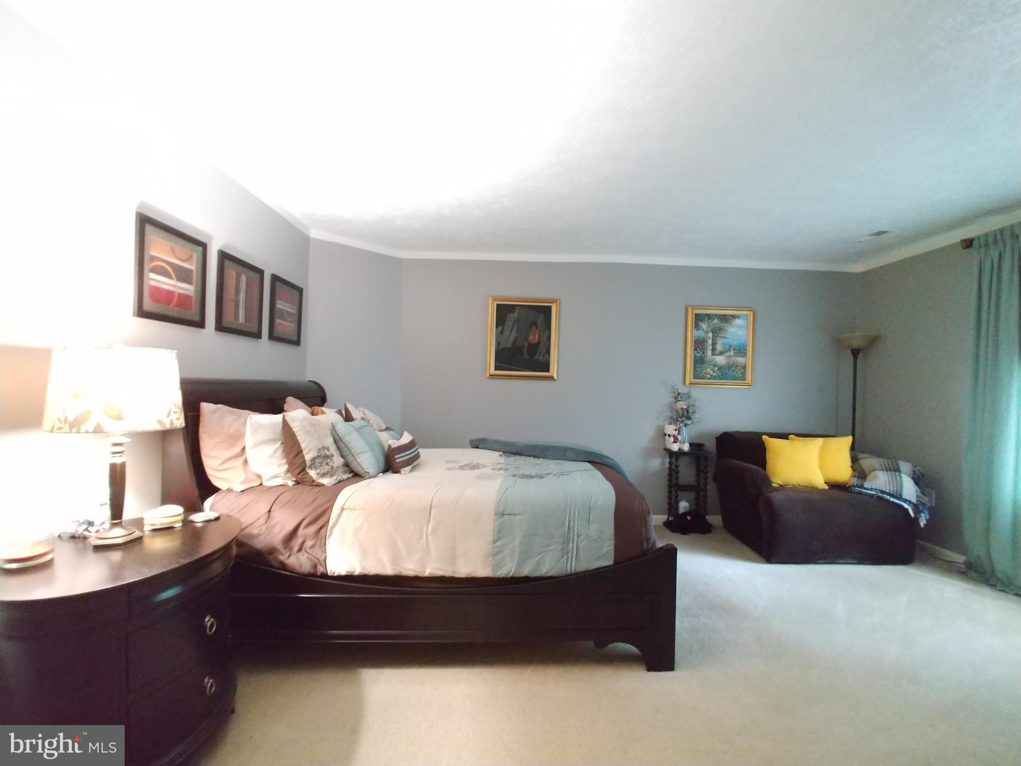 ST CHARLES HAMPSHIRE - Residential