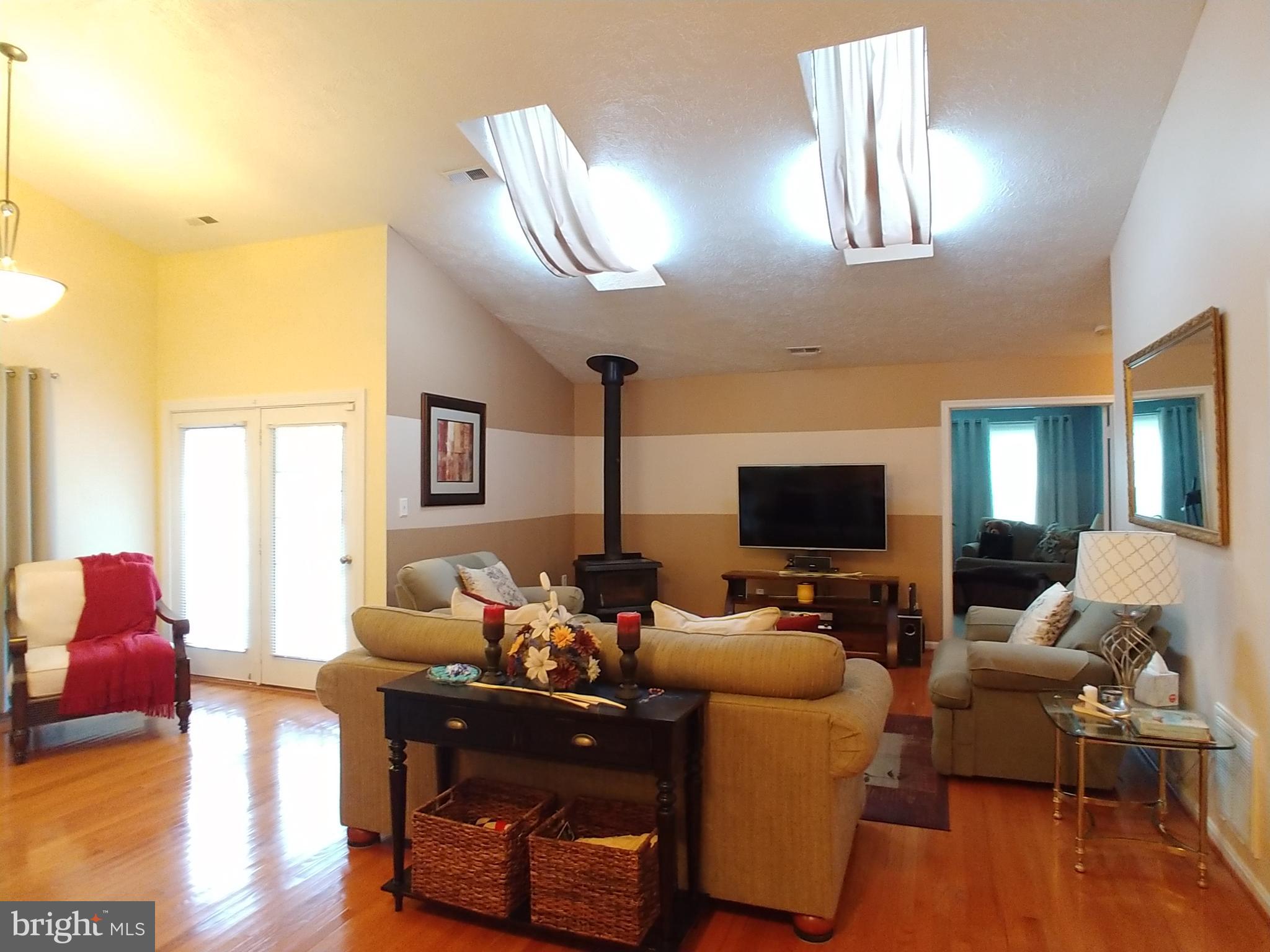 ST CHARLES HAMPSHIRE - Residential