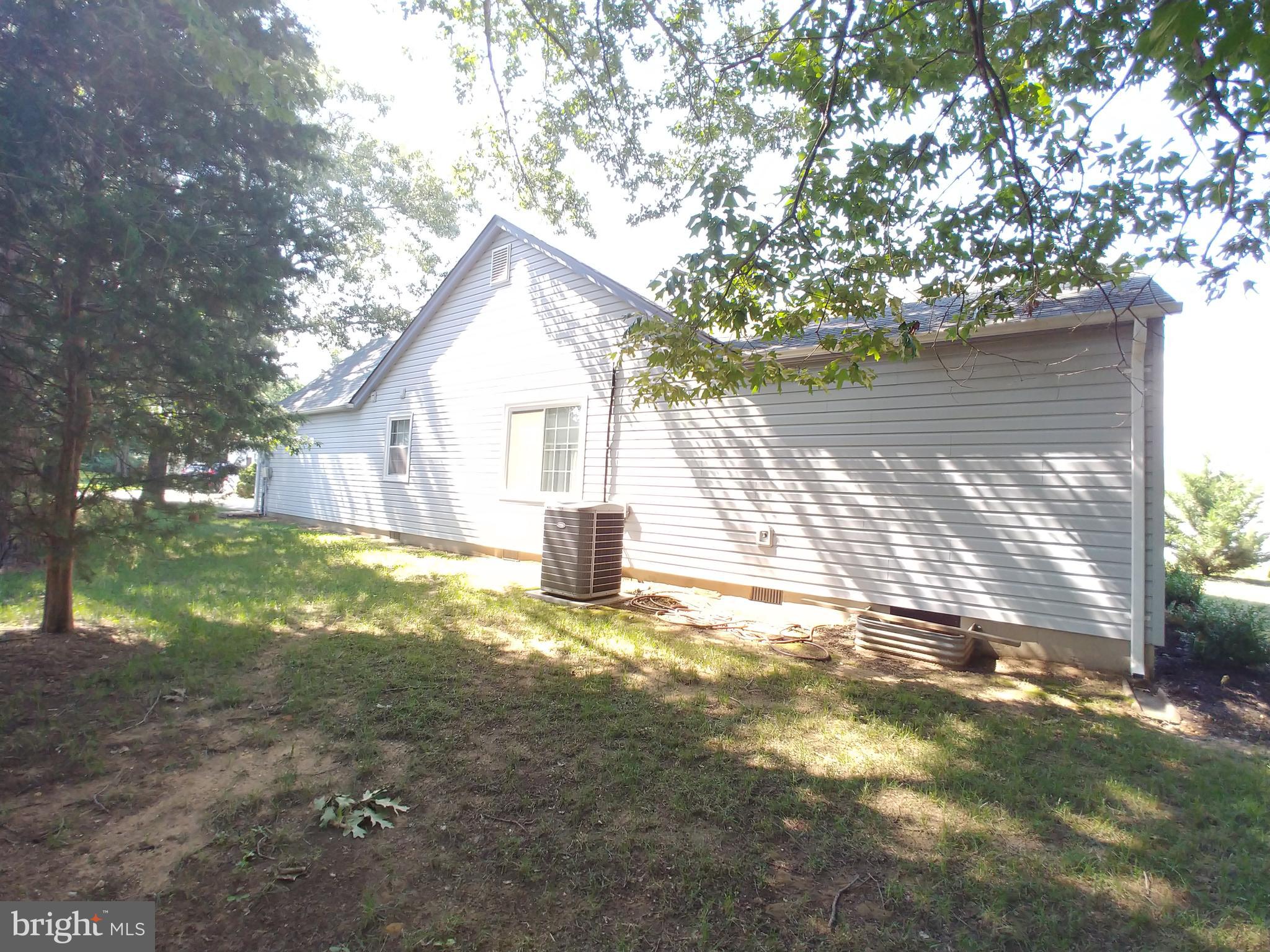 ST CHARLES HAMPSHIRE - Residential