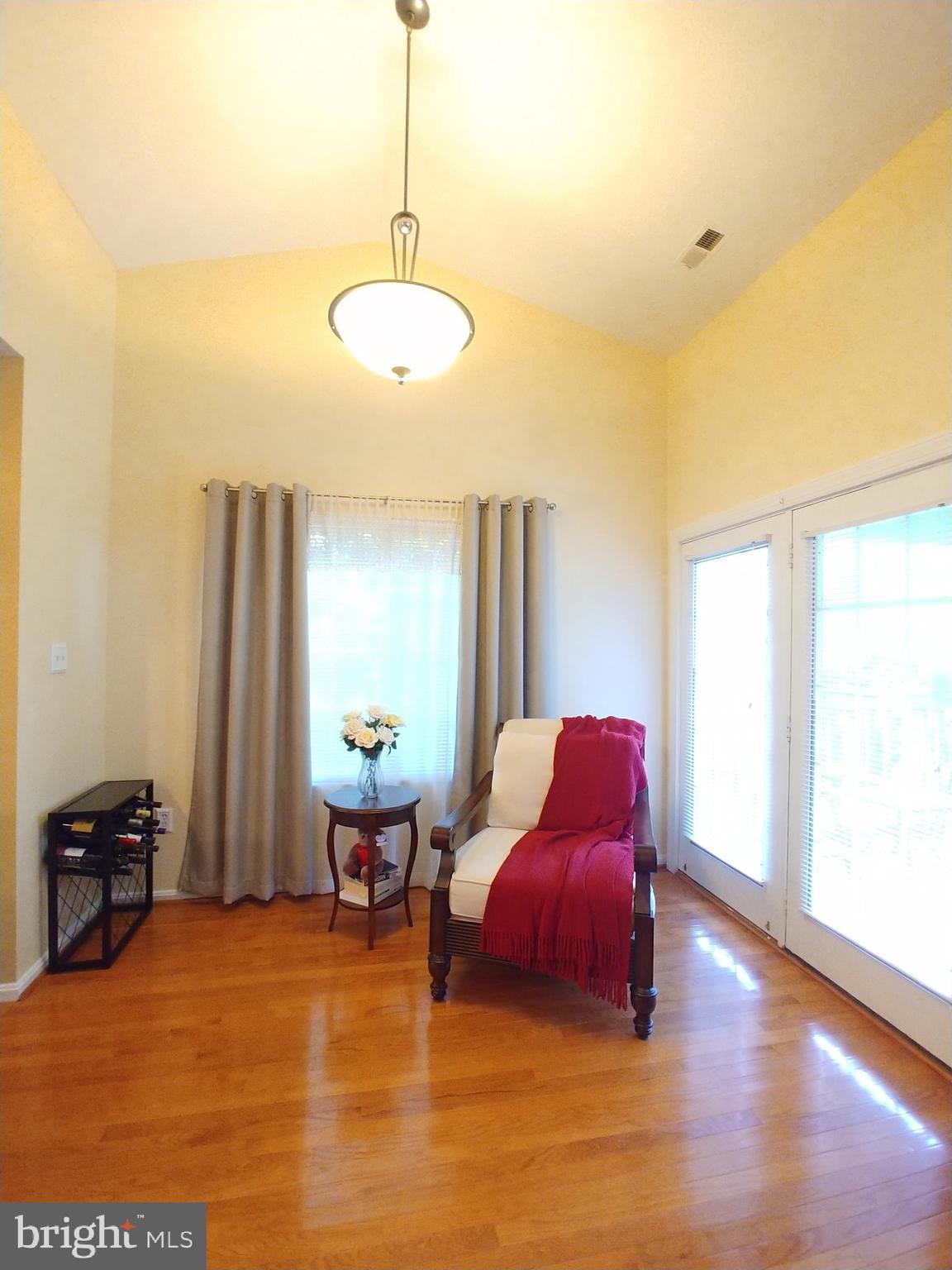 ST CHARLES HAMPSHIRE - Residential