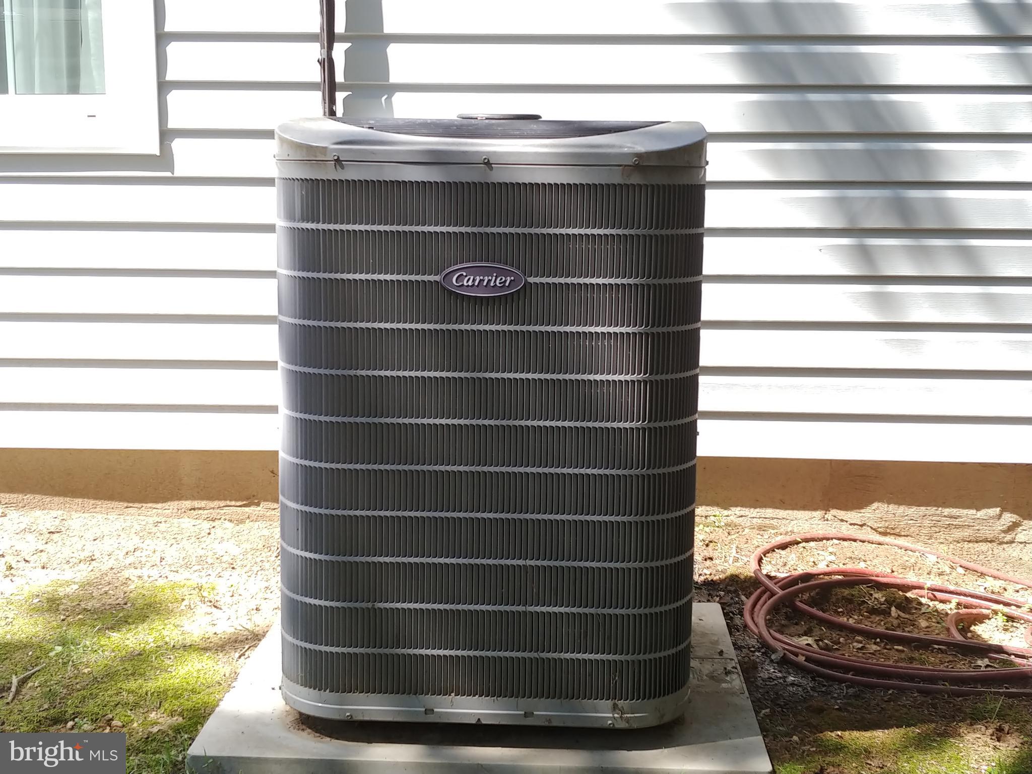 ST CHARLES HAMPSHIRE - Residential