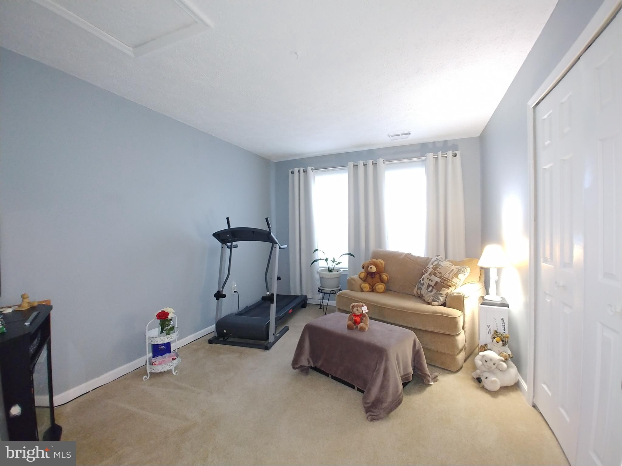 ST CHARLES HAMPSHIRE - Residential