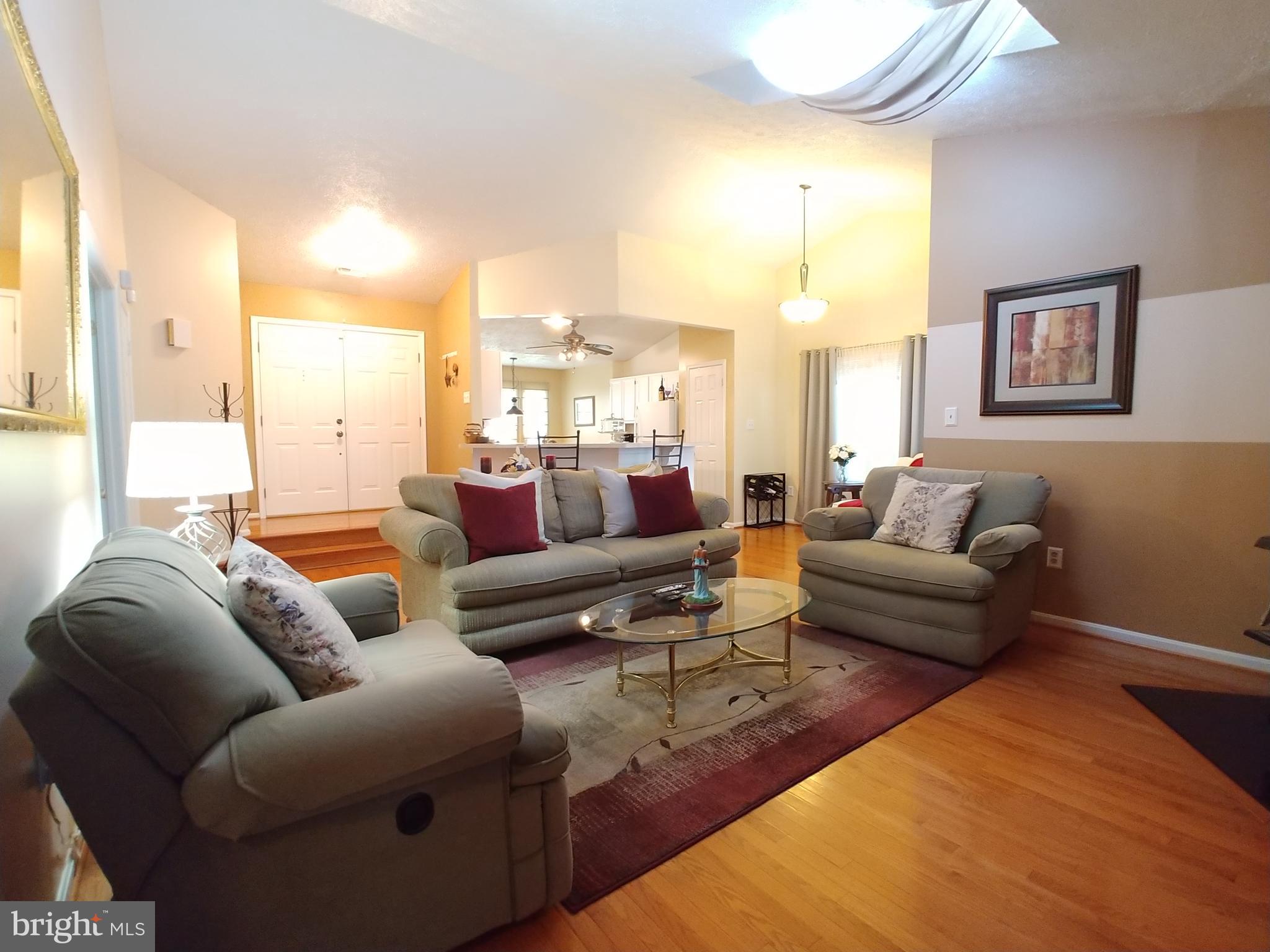 ST CHARLES HAMPSHIRE - Residential