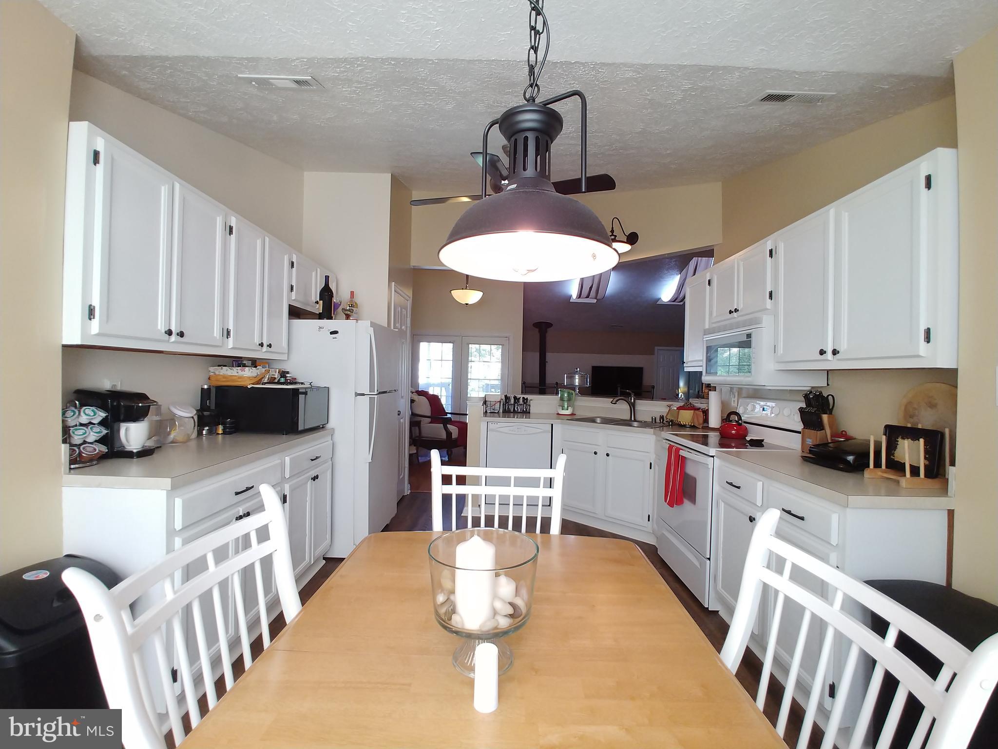 ST CHARLES HAMPSHIRE - Residential