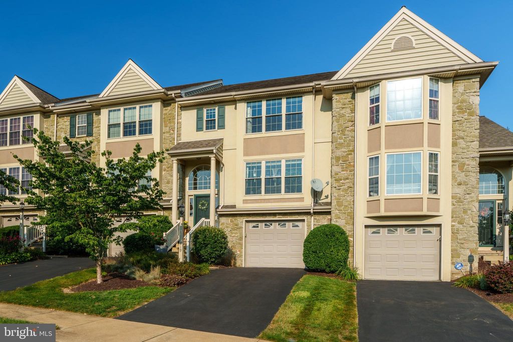 Photo of 719 Skywalk Lane, Lancaster, PA 17601 (MLS # PALA2056518)