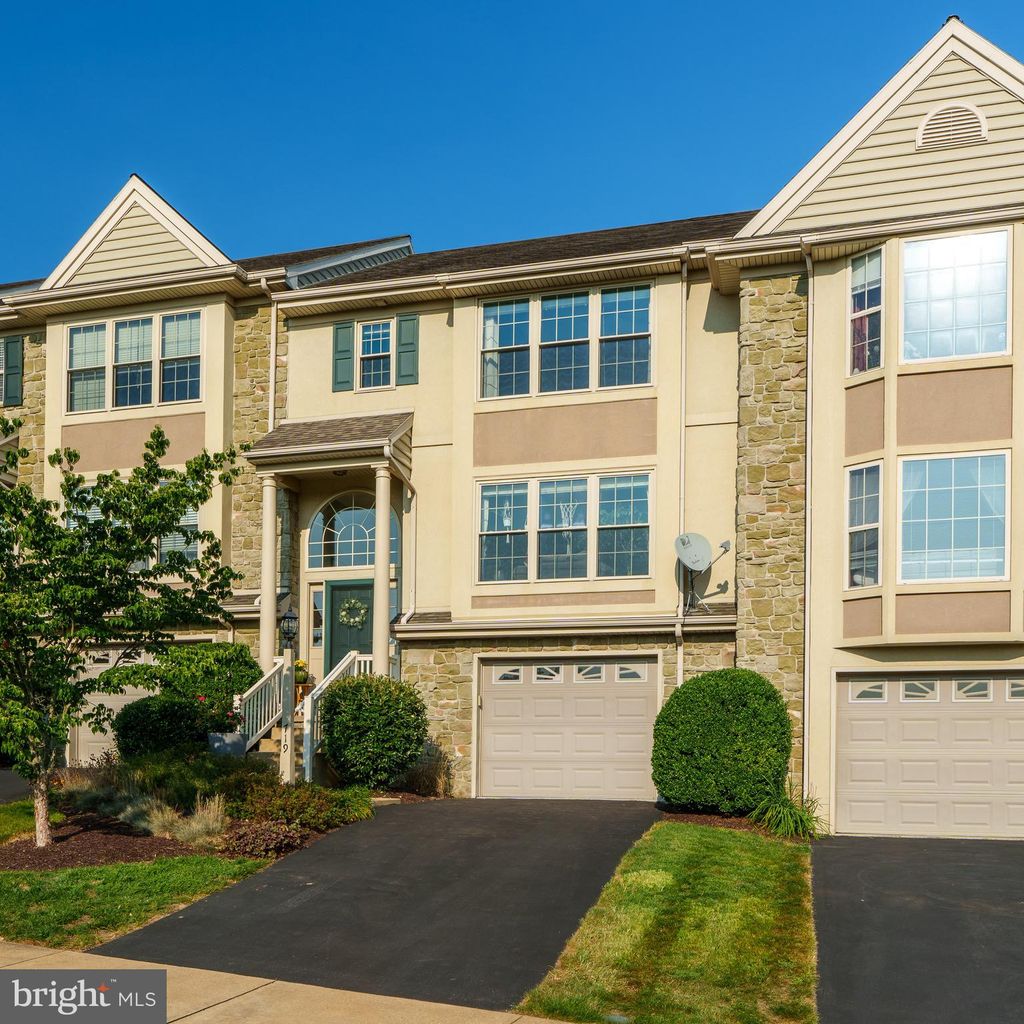 Photo of 719 Skywalk Lane, Lancaster, PA 17601 (MLS # PALA2056518)