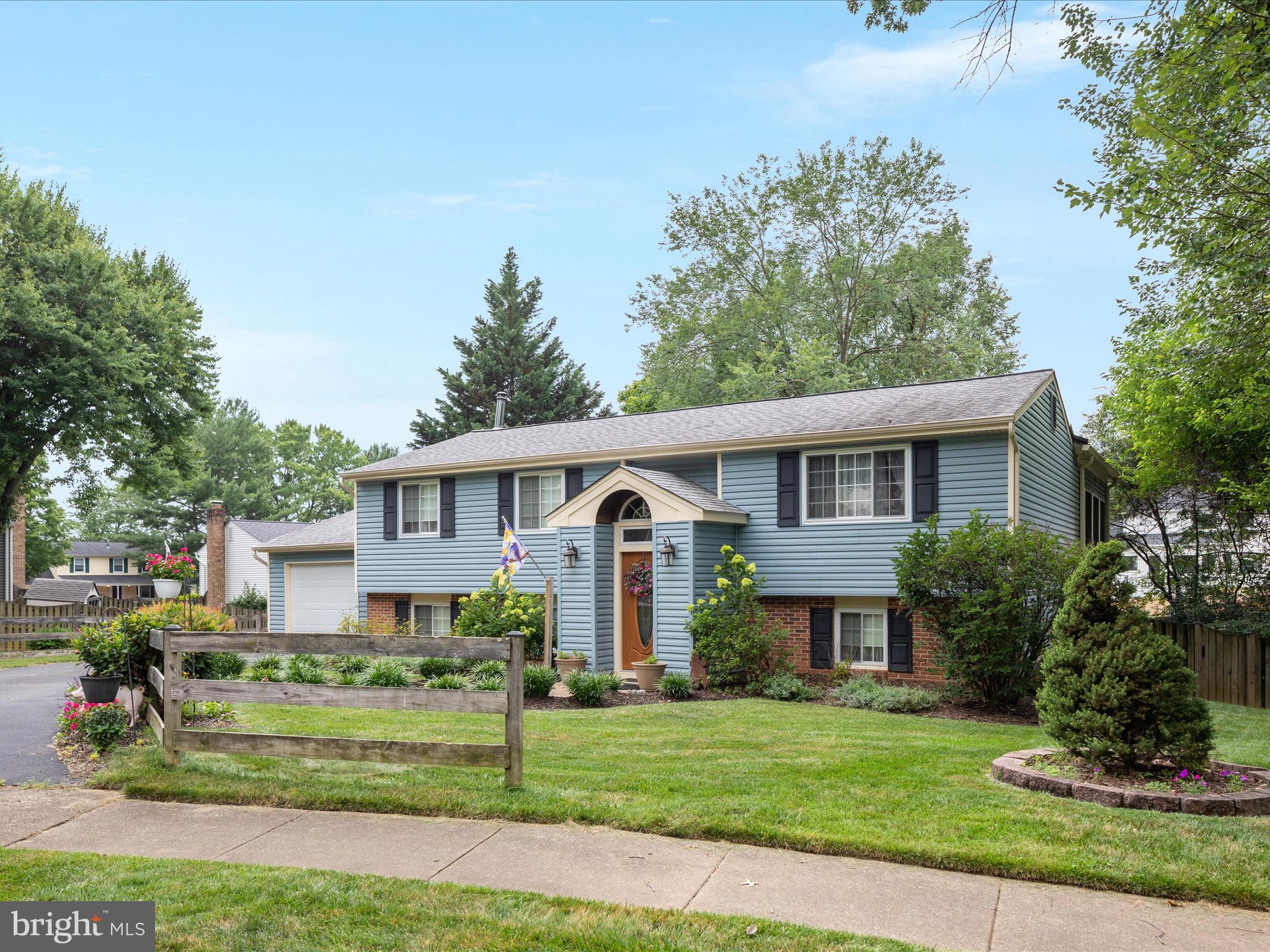 2804 PEPPERWOOD COURT