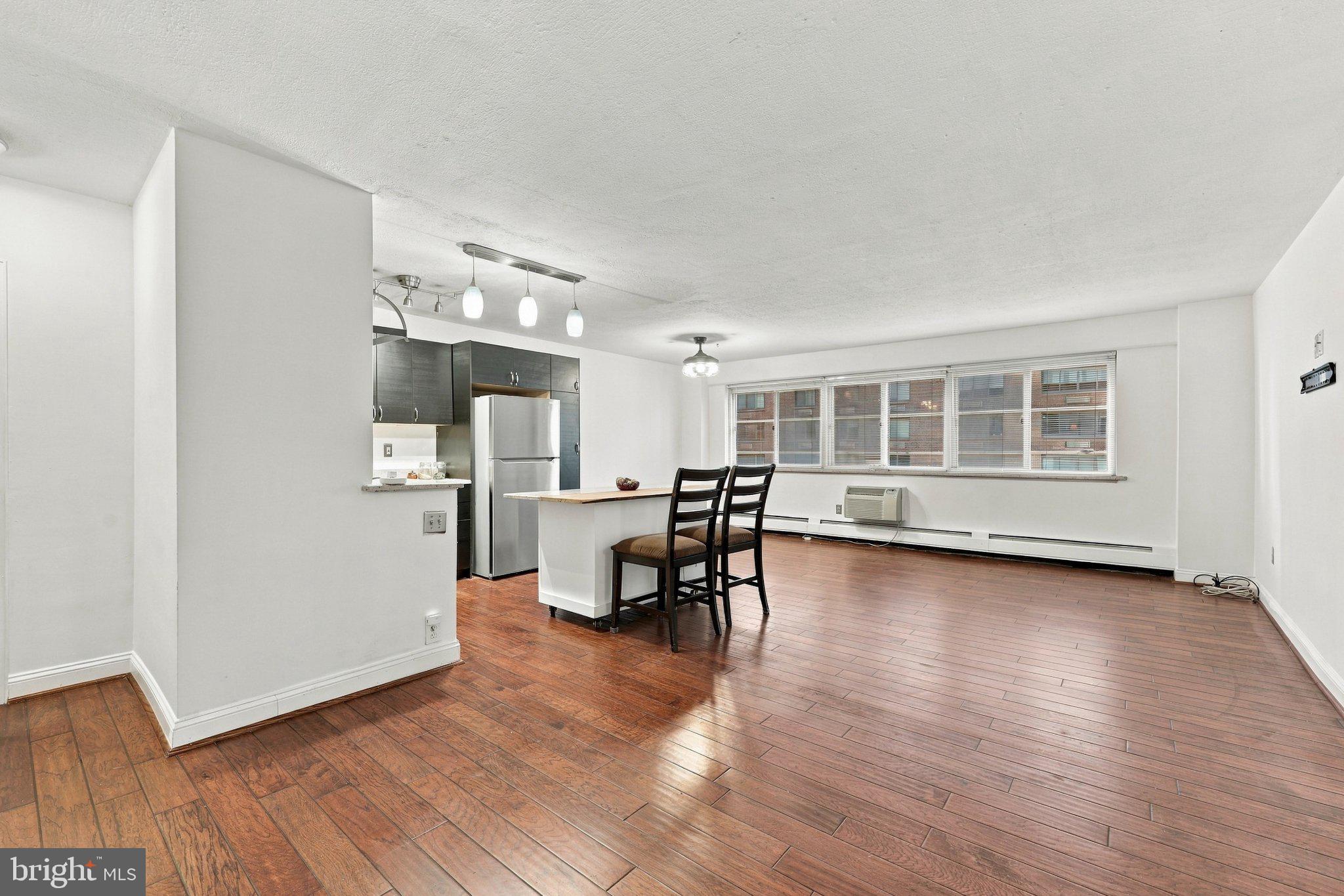 1900 JOHN F KENNEDY BOULEVARD 821
