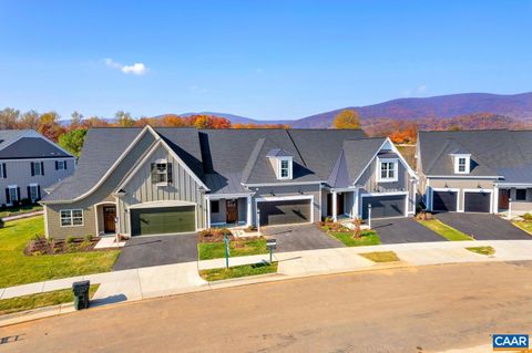 Townhouse For Sale - 2226 Farrow Dr<br/> Albemarle County, CHARLOTTESVILLE, VA 22901