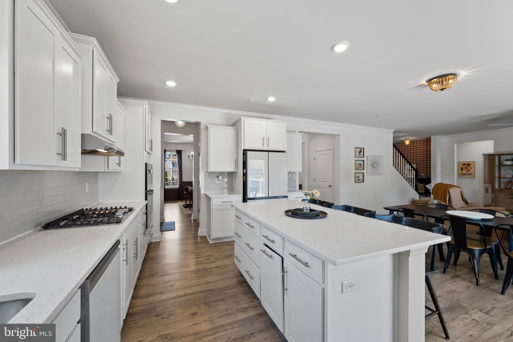 MONARCH GLEN - Residential