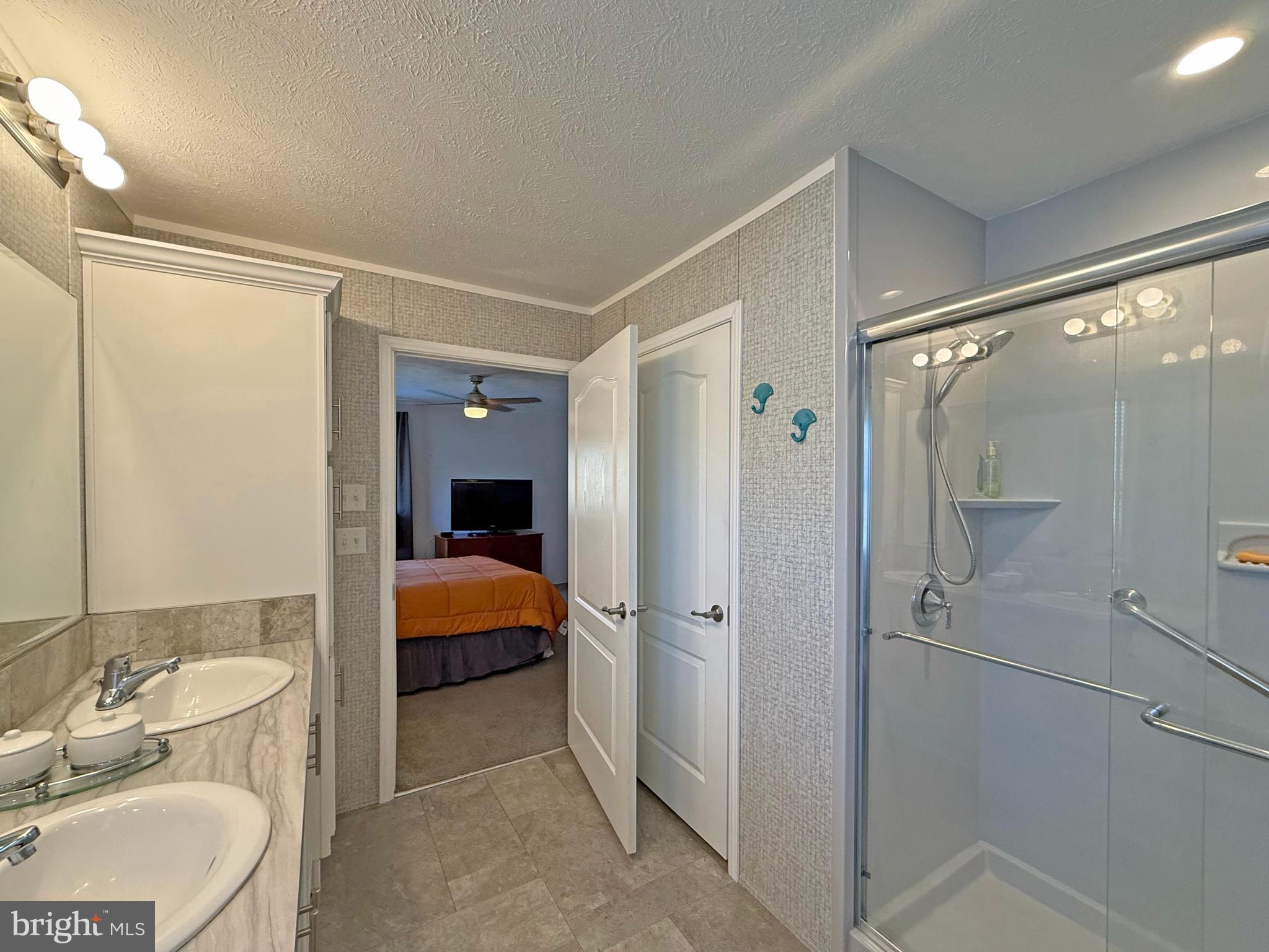 WHISPERING PINE MHP - Residential