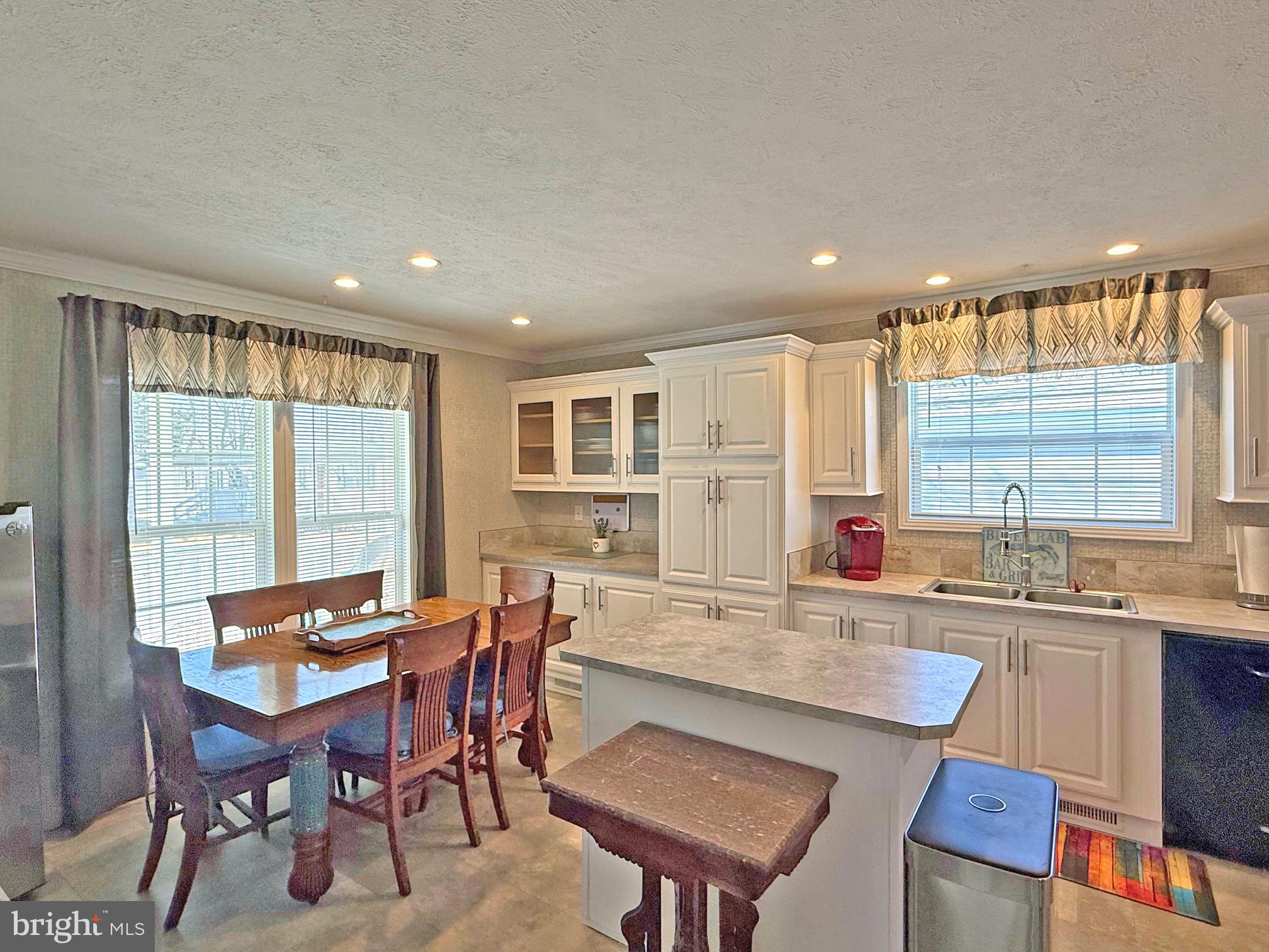 WHISPERING PINE MHP - Residential