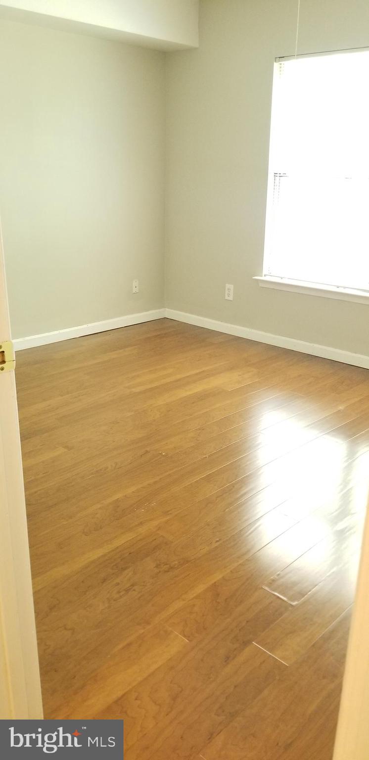 PONDS AT CENTREVILLE - Residential