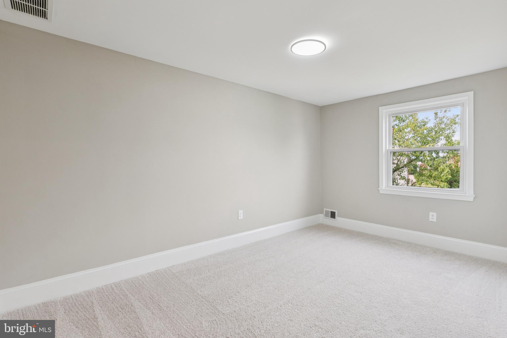 PINEWOOD HILL - Residential