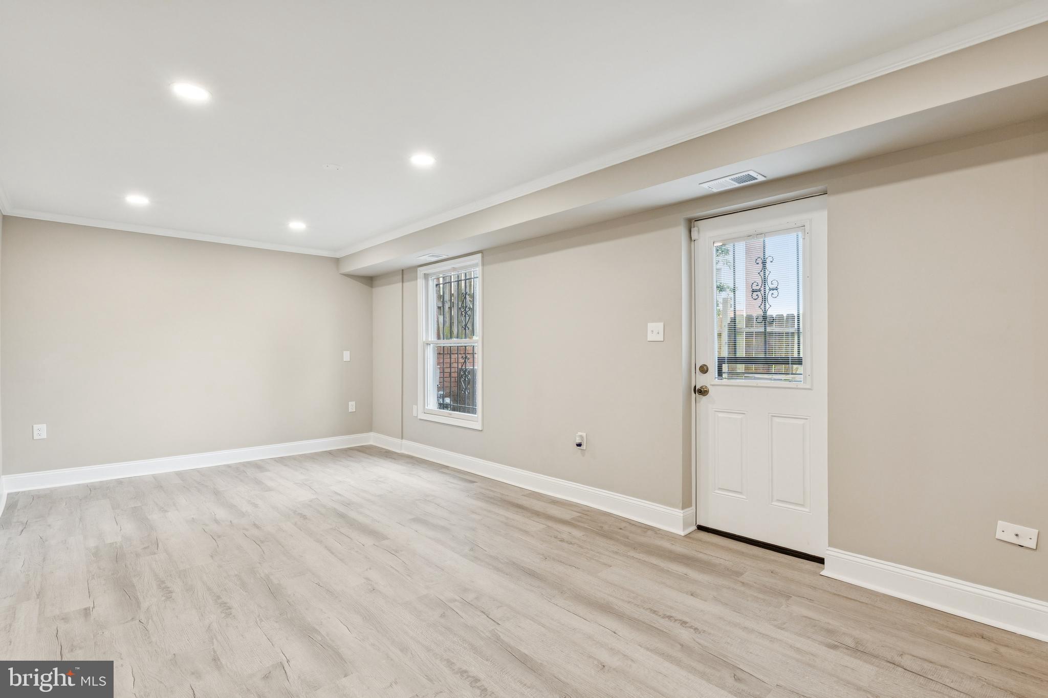 PINEWOOD HILL - Residential