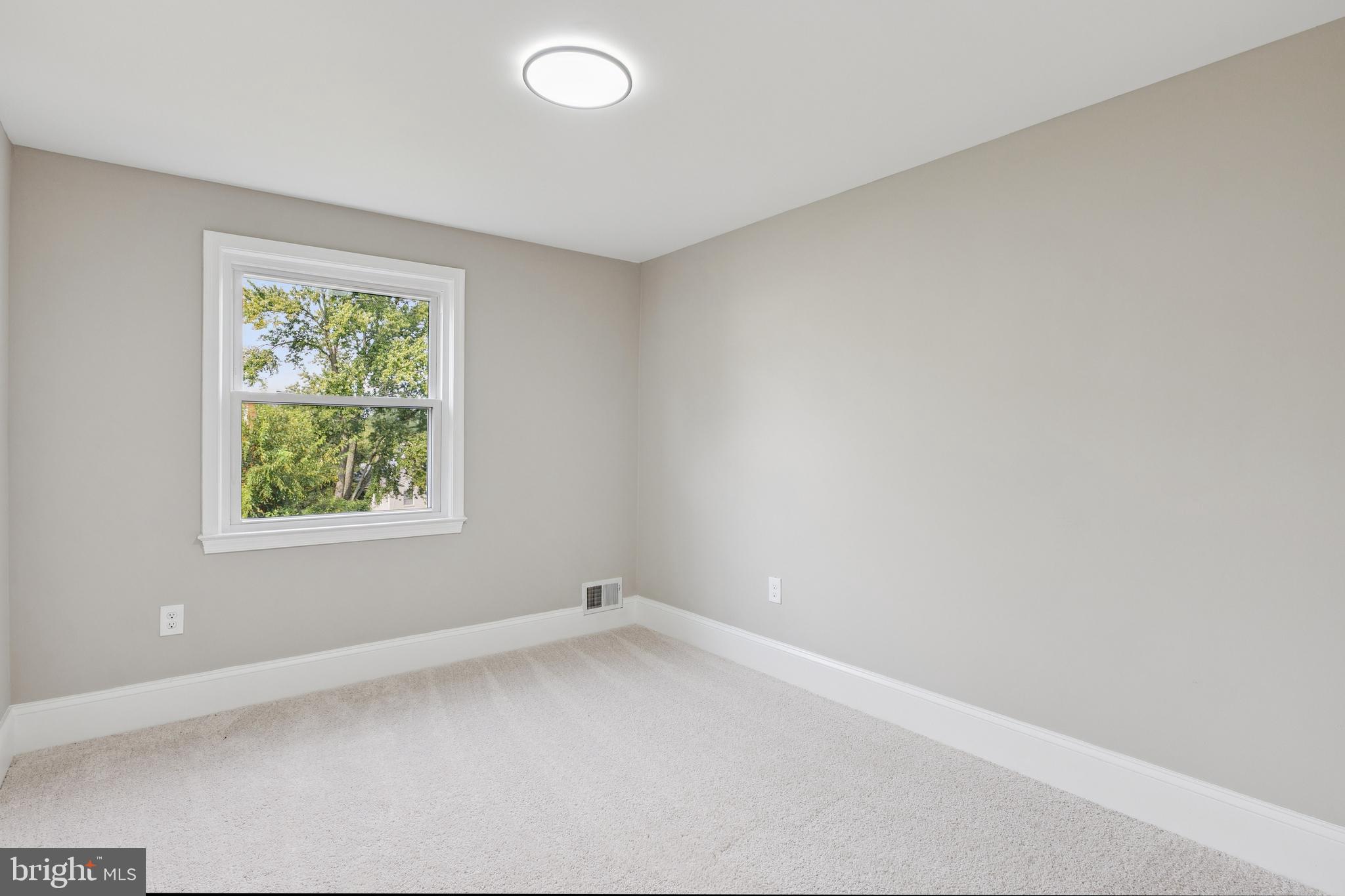 PINEWOOD HILL - Residential