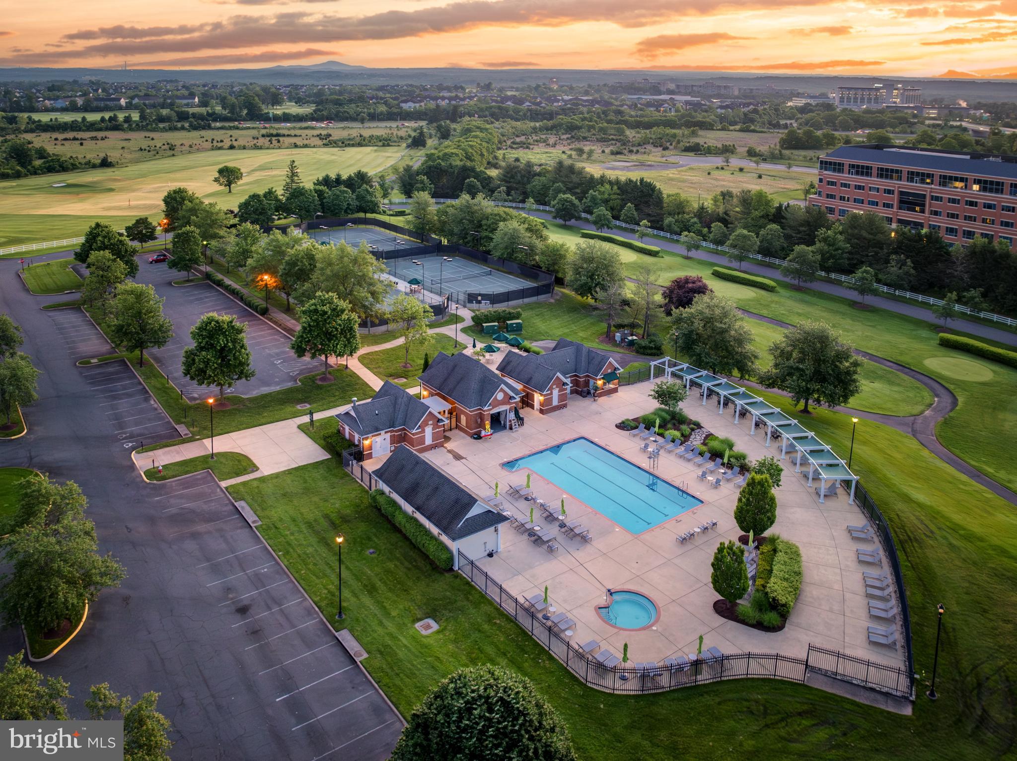 BELMONT COUNTRY CLUB - Residential