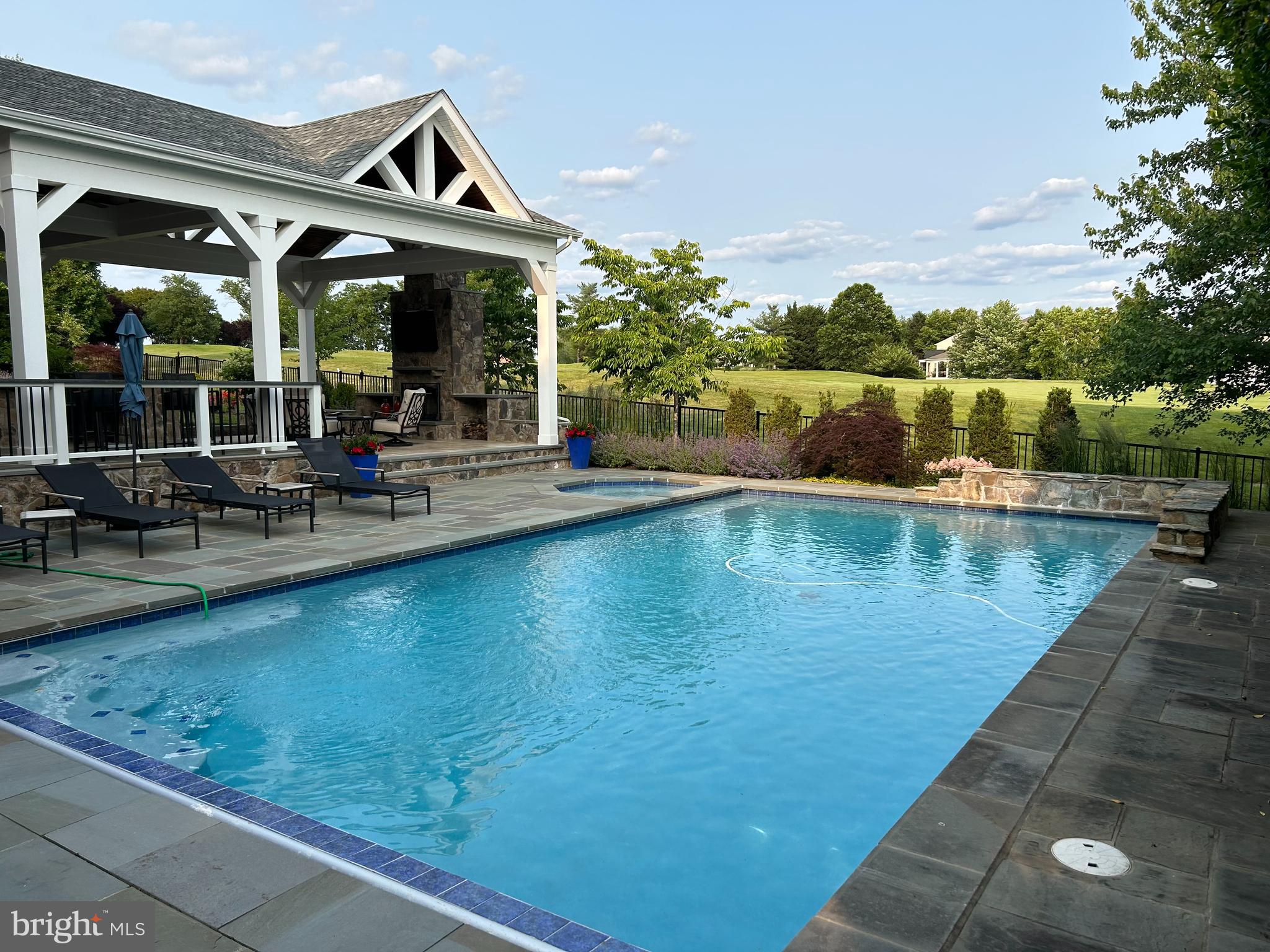 BELMONT COUNTRY CLUB - Residential