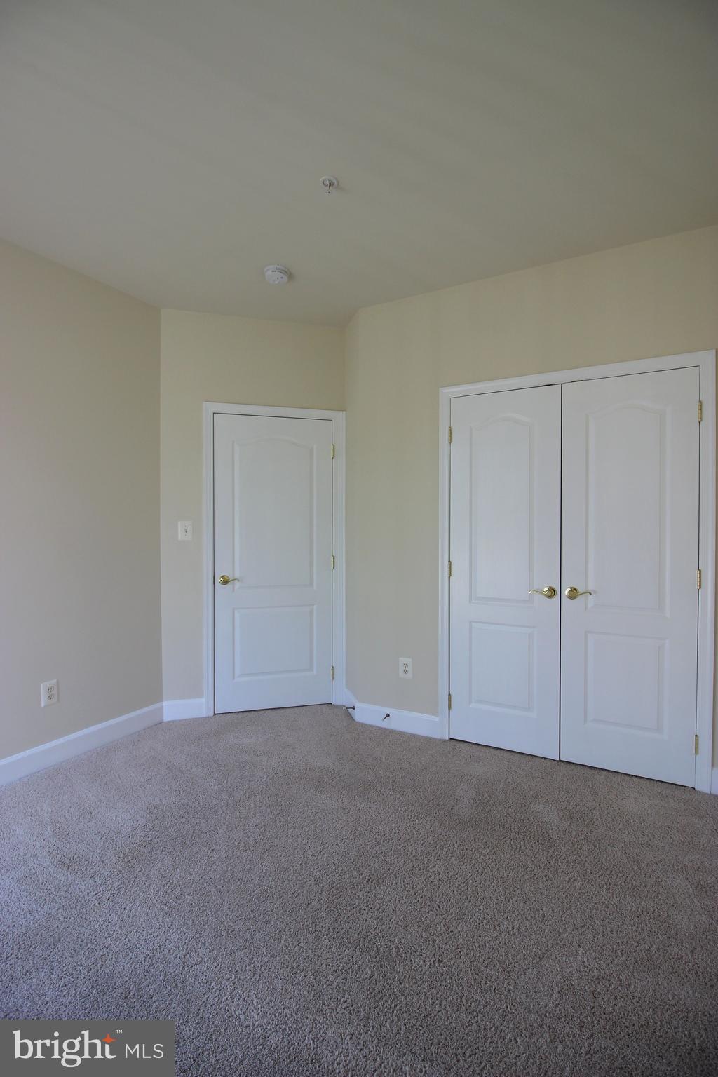 BUCKINGHAM STATION - Residential Lease