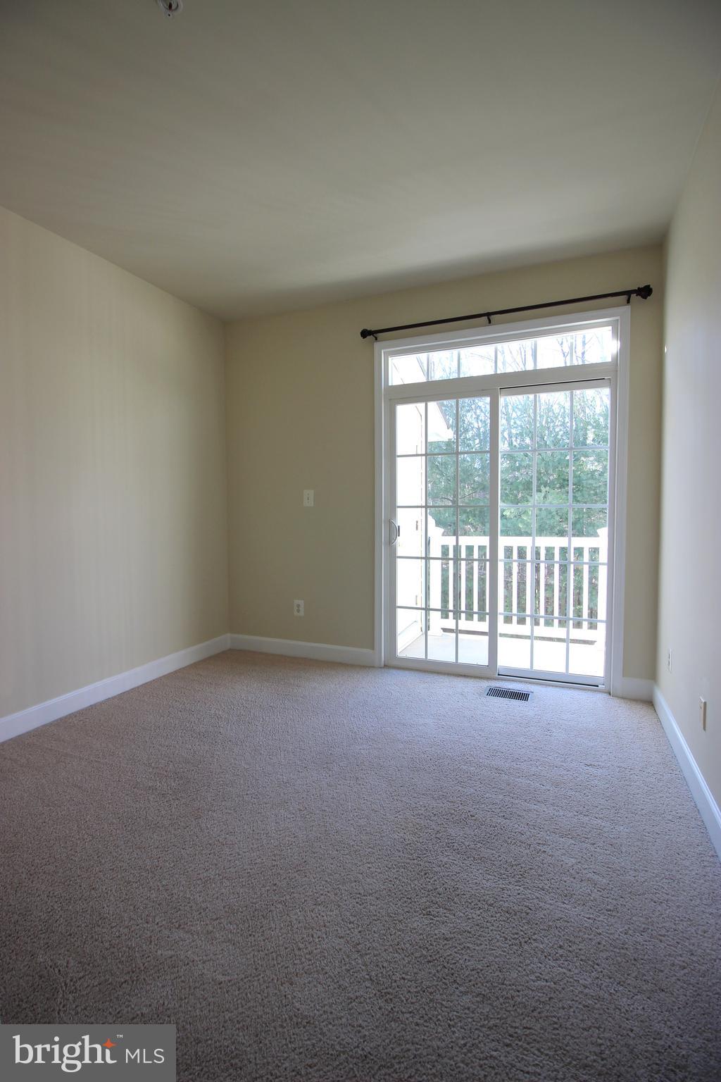 BUCKINGHAM STATION - Residential Lease