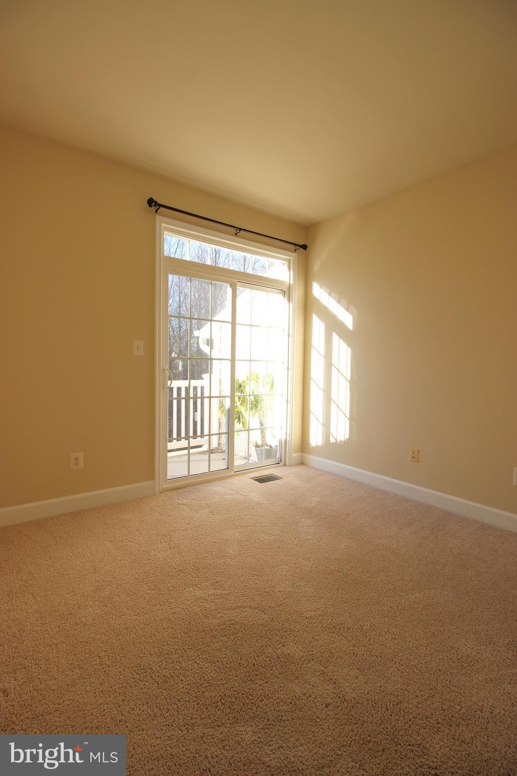 BUCKINGHAM STATION - Residential Lease