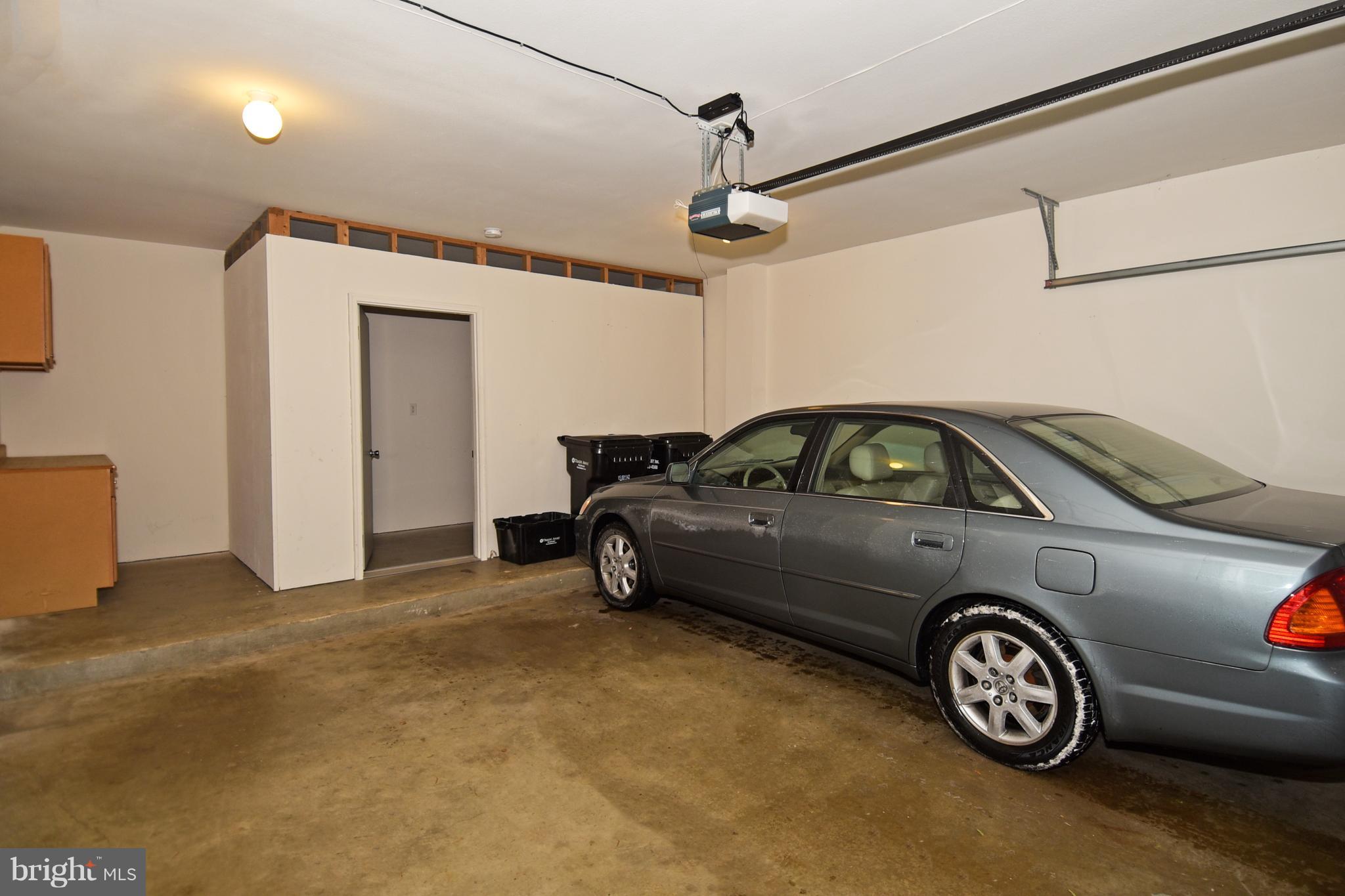 HIGH POINTE AT JEFFERSON PARK - Residential Lease