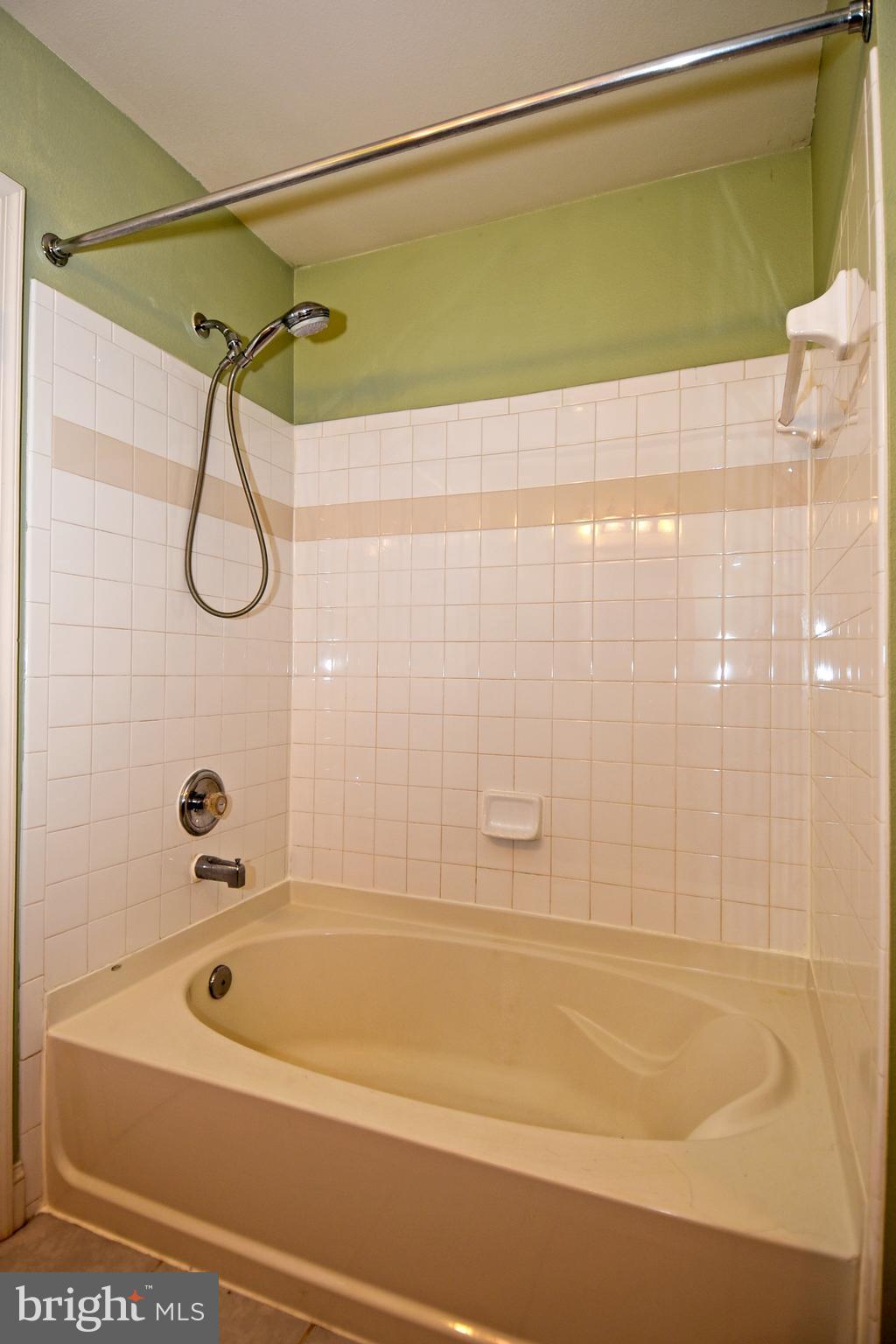 HIGH POINTE AT JEFFERSON PARK - Residential Lease