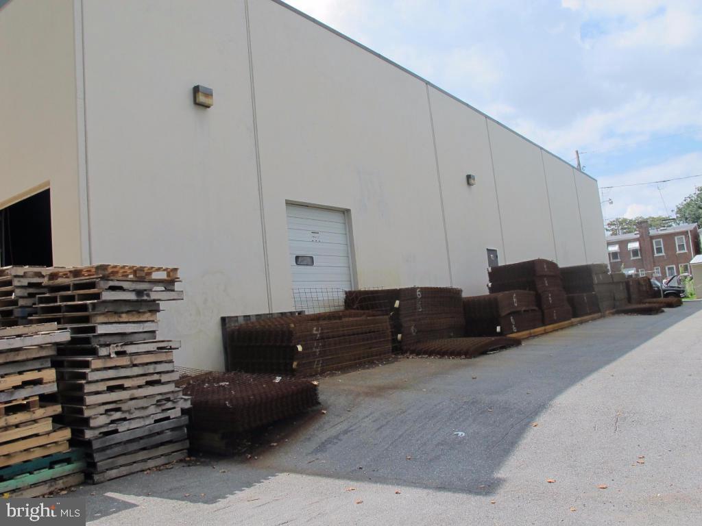 DOWNTOWN LANCASTER - Commercial Lease