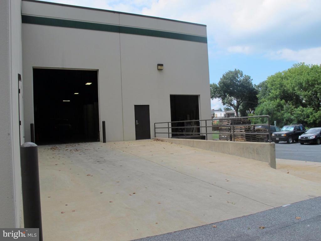 DOWNTOWN LANCASTER - Commercial Lease
