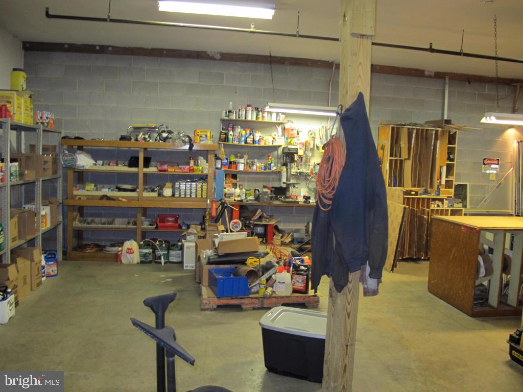 DOWNTOWN LANCASTER - Commercial Lease