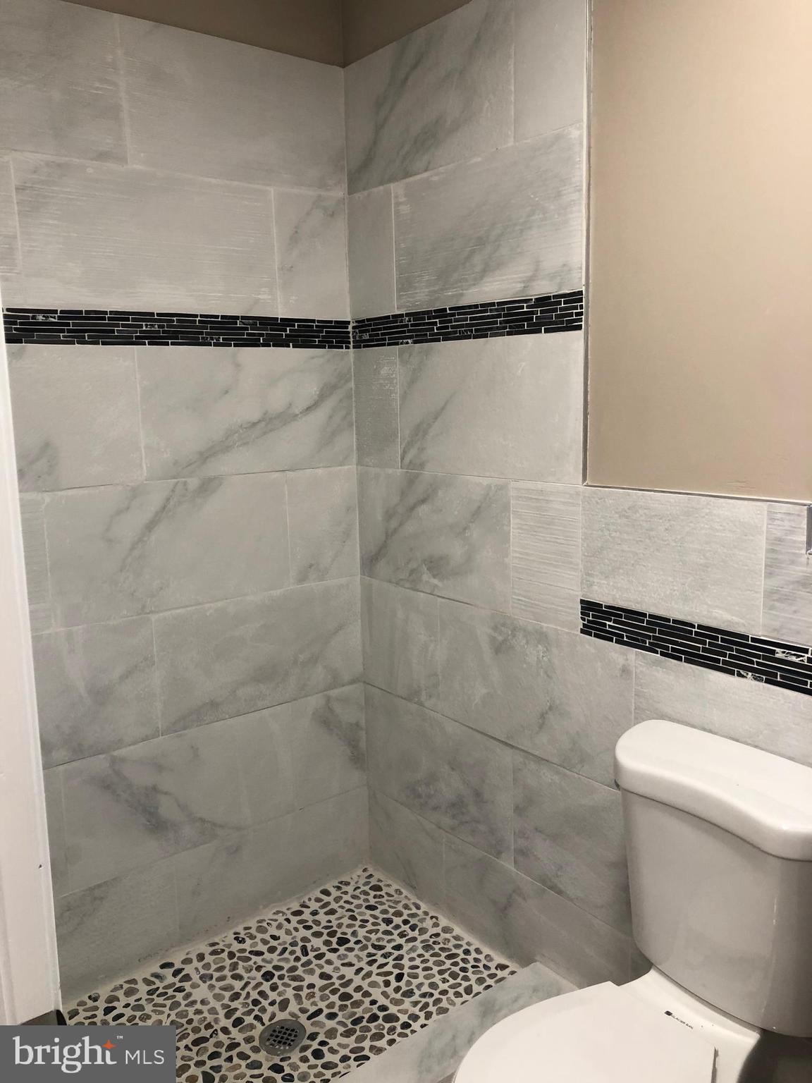 PORT RICHMOND - Residential Lease