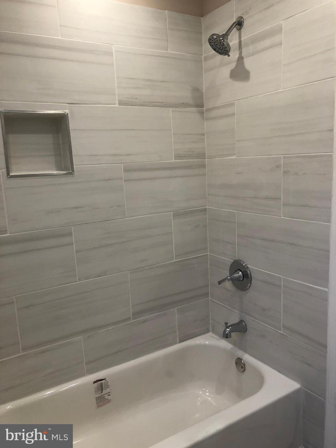 PORT RICHMOND - Residential Lease