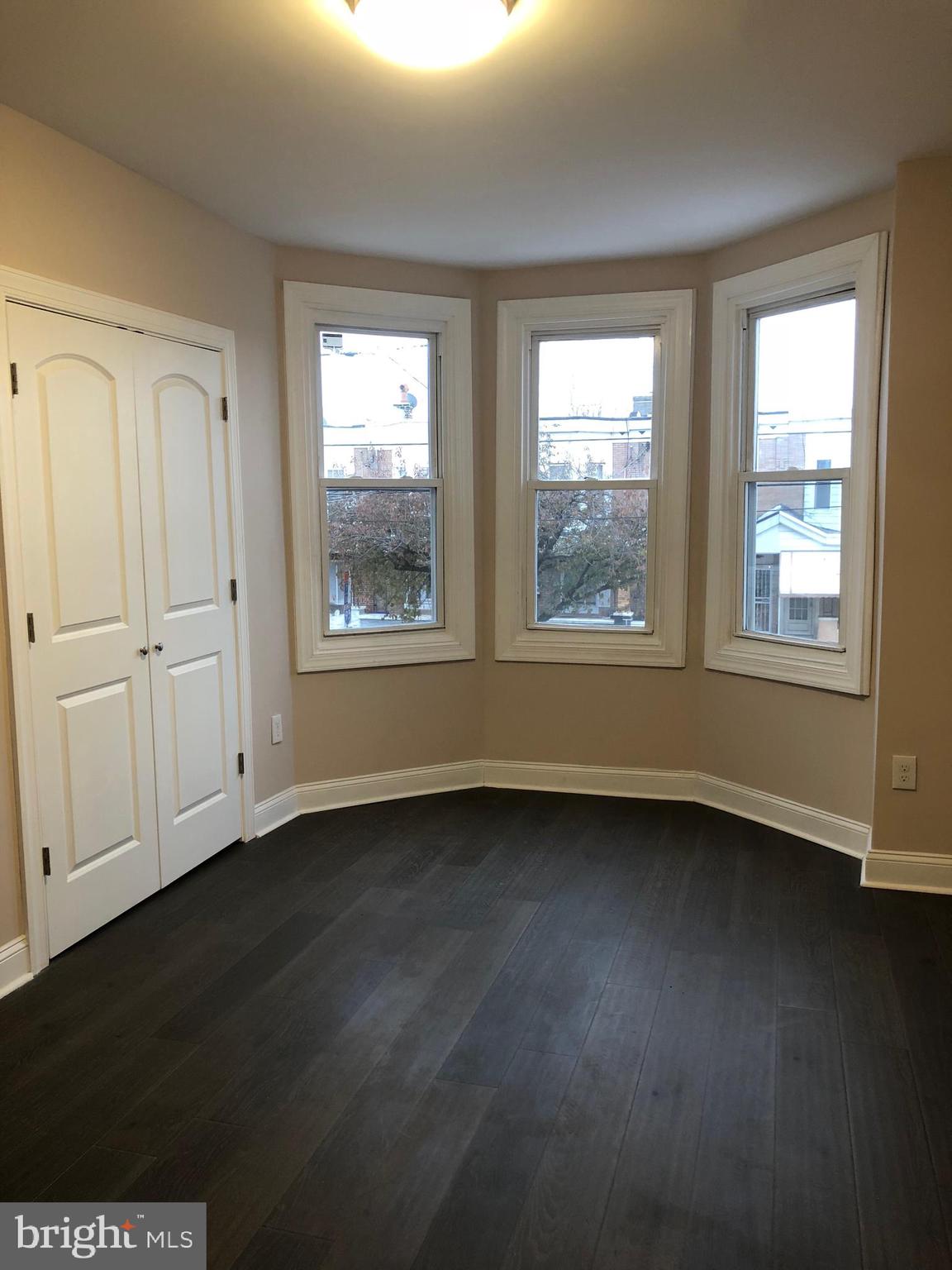 PORT RICHMOND - Residential Lease