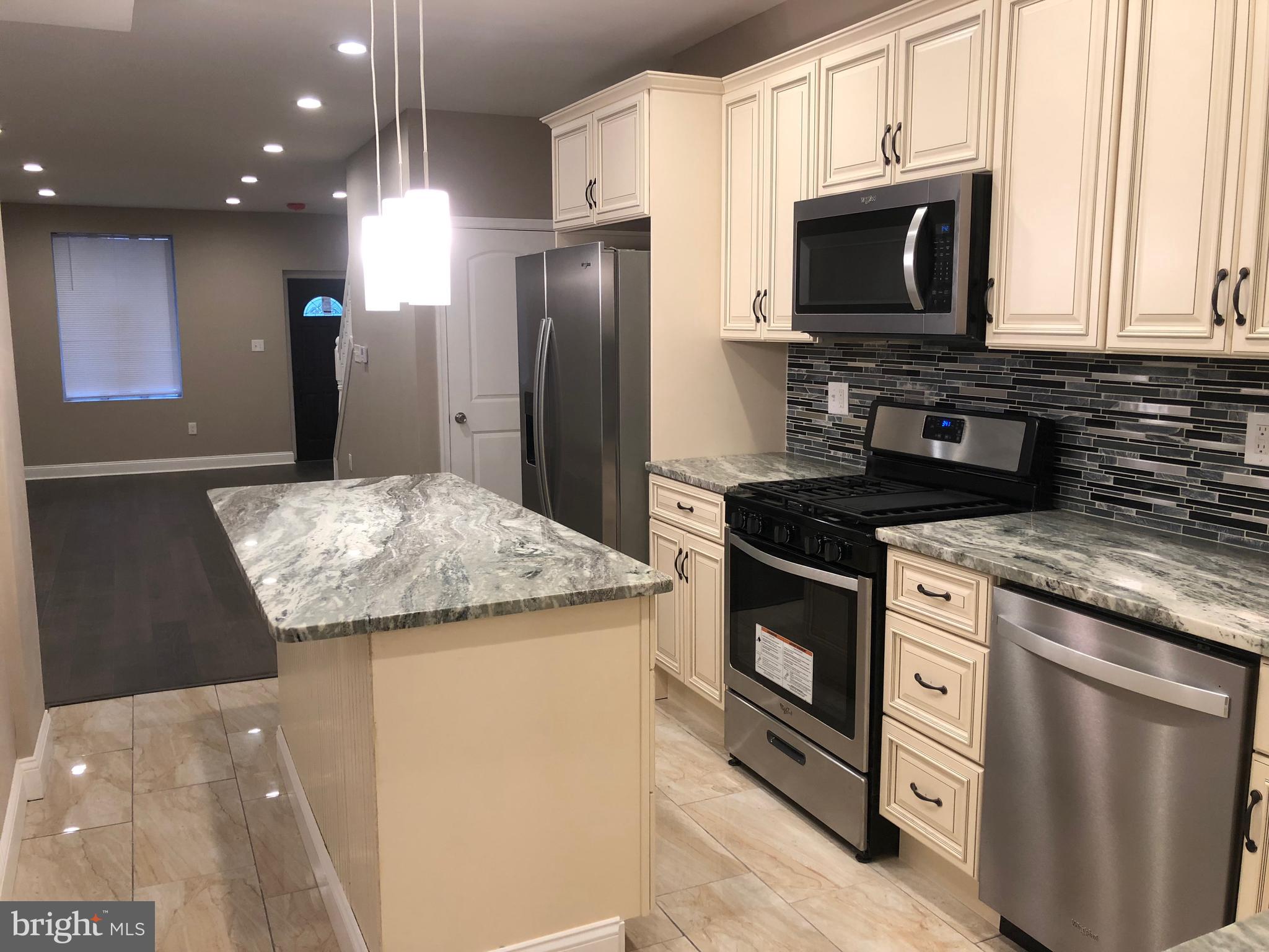 PORT RICHMOND - Residential Lease