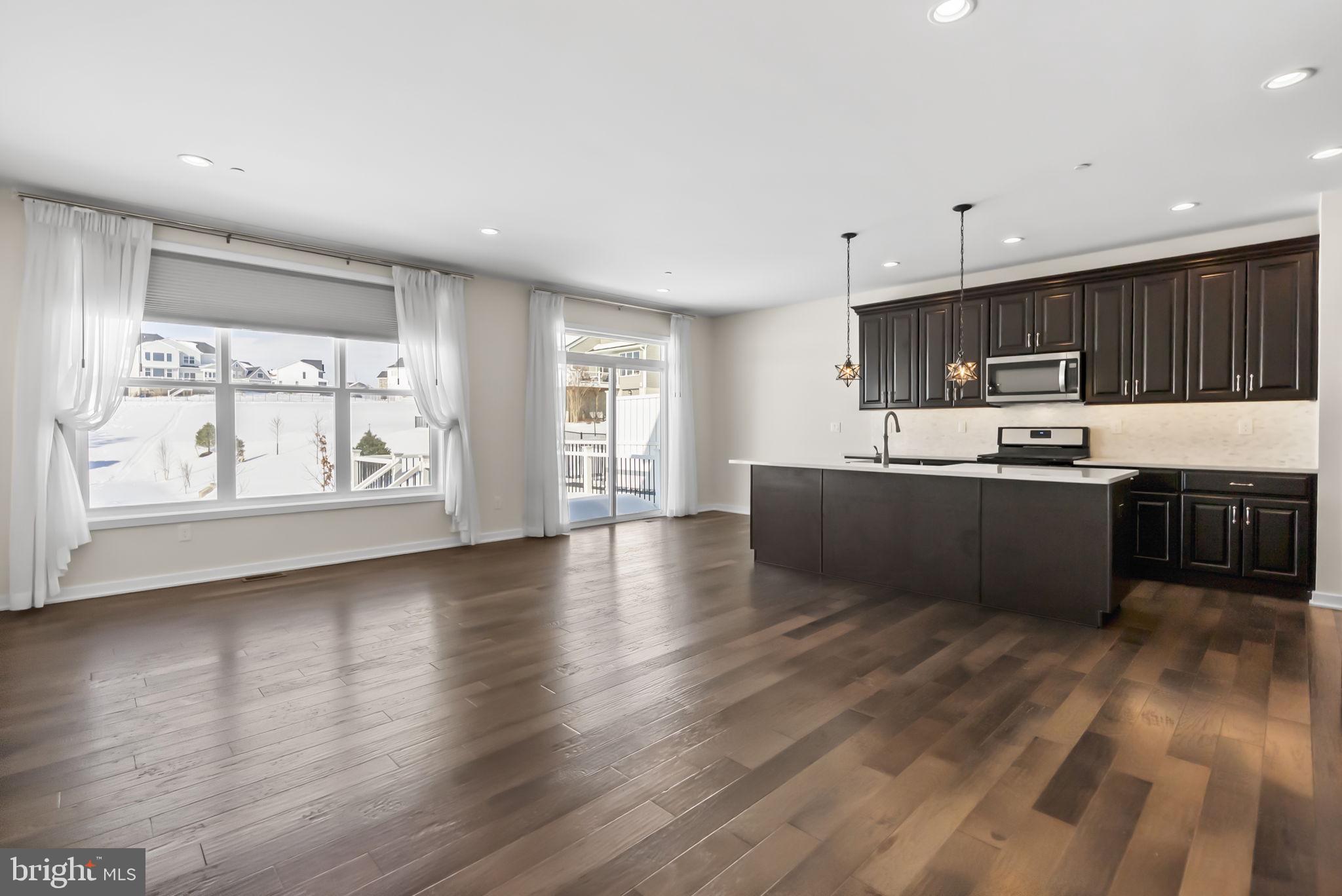 RESERVE AT CENTER SQUARE - Residential