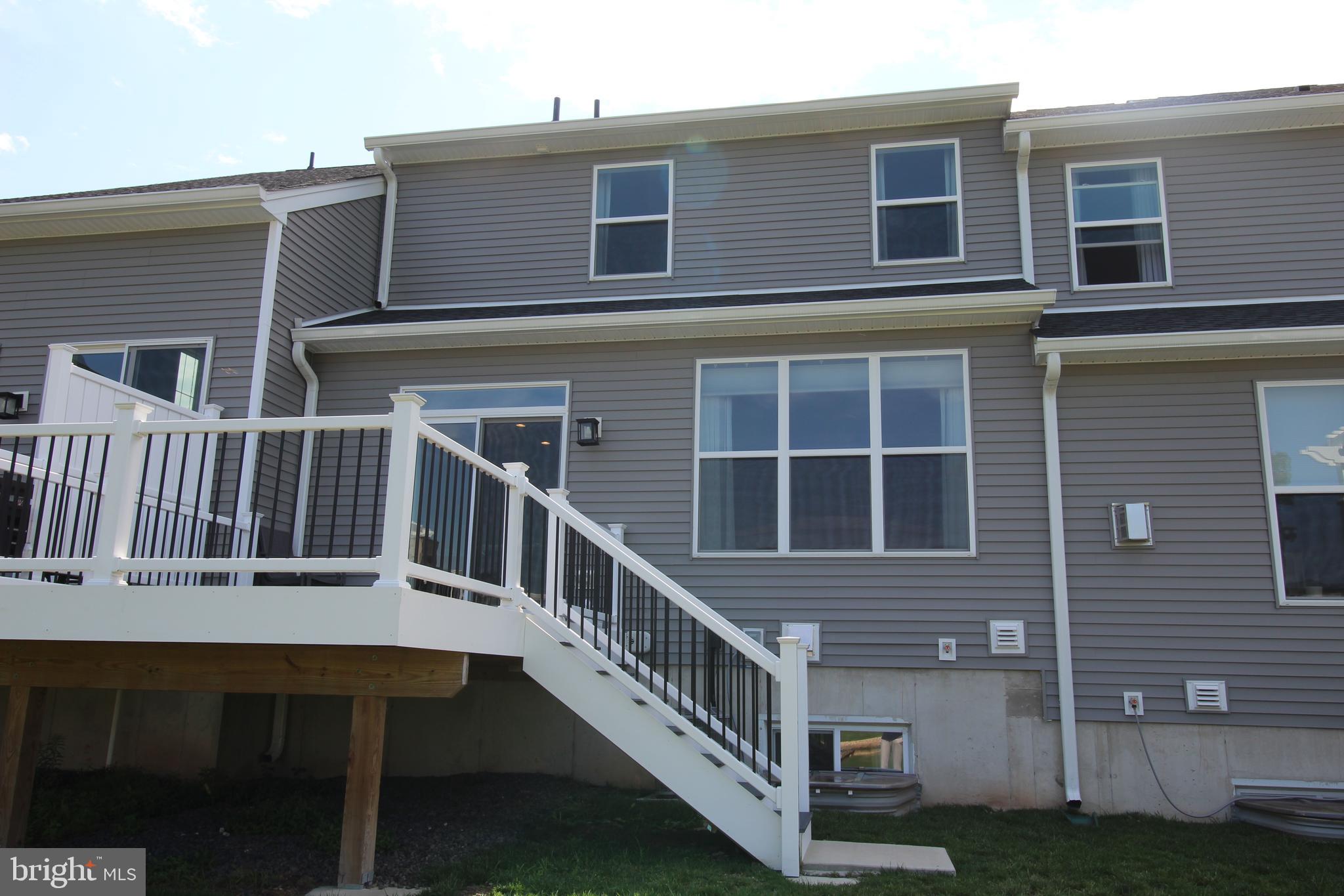 RESERVE AT CENTER SQUARE - Residential