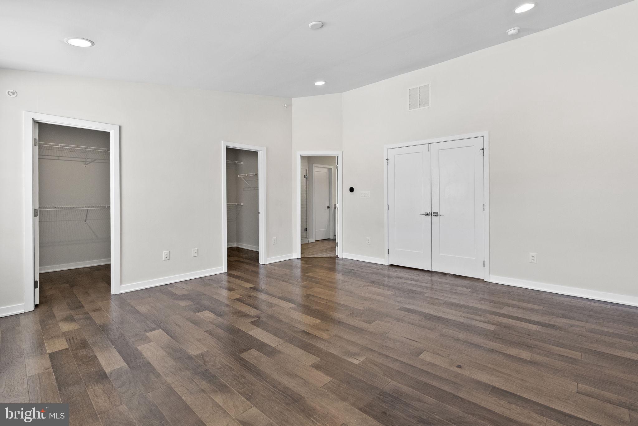 RESERVE AT CENTER SQUARE - Residential