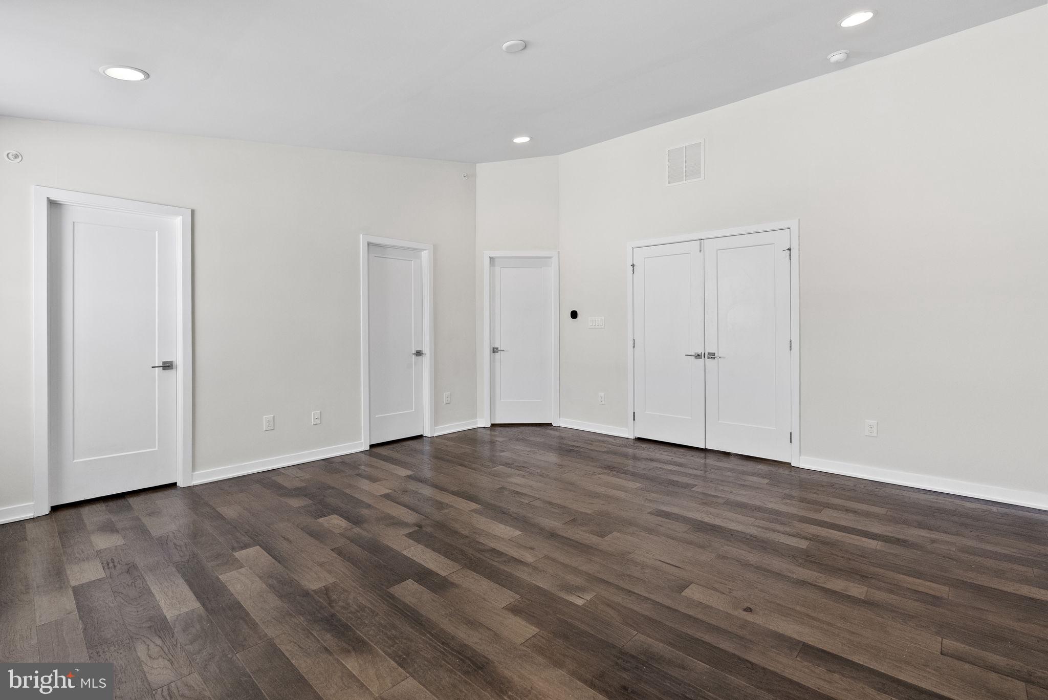 RESERVE AT CENTER SQUARE - Residential