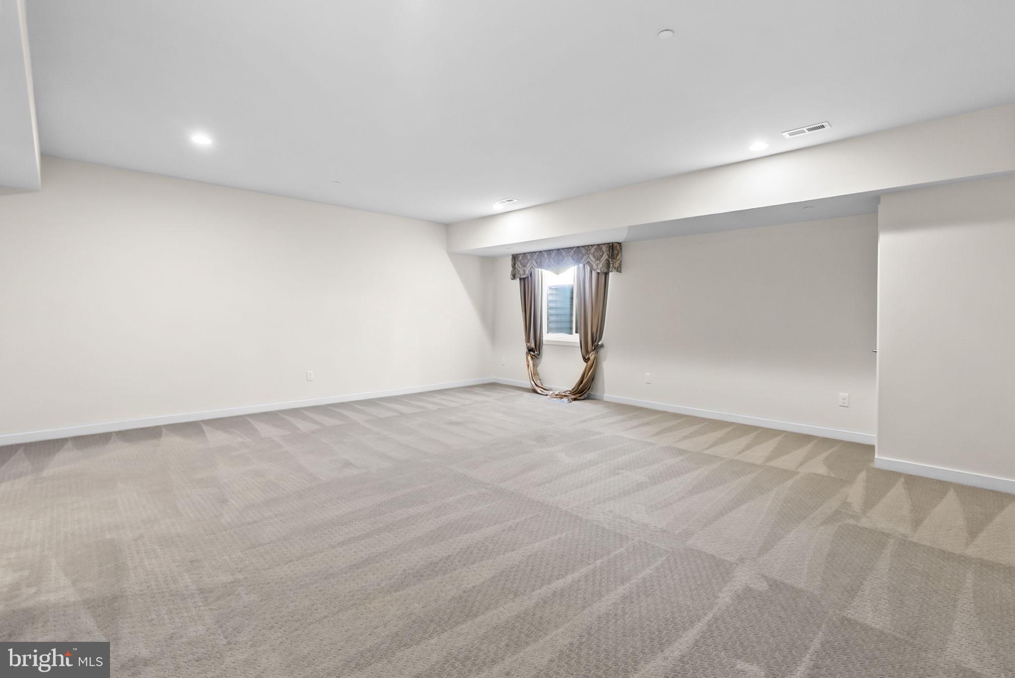 RESERVE AT CENTER SQUARE - Residential