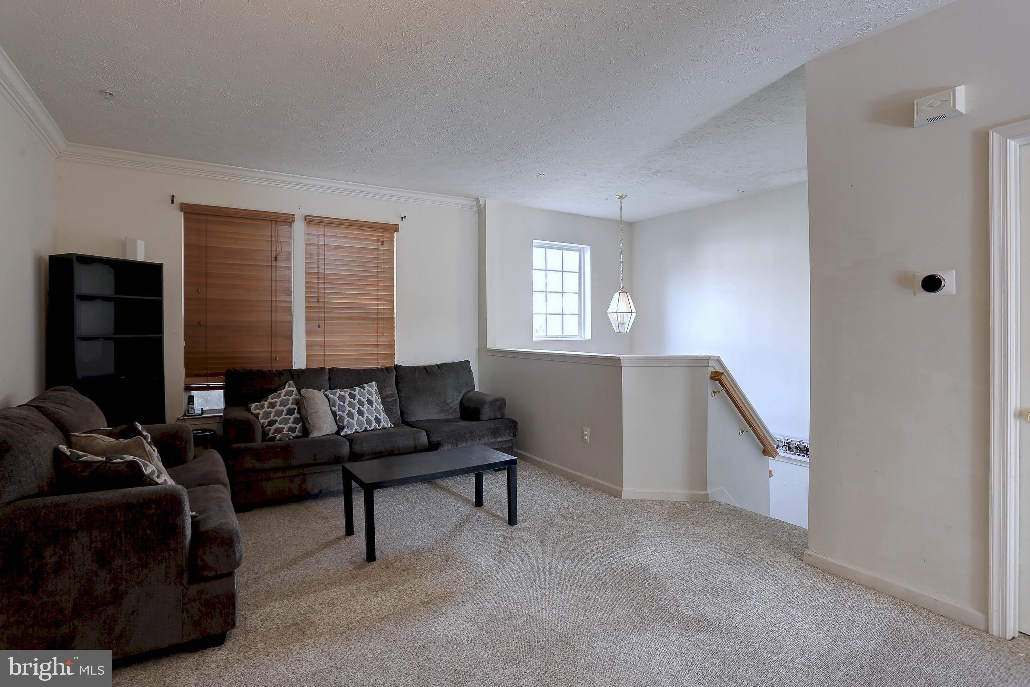 819 LOWE RD
