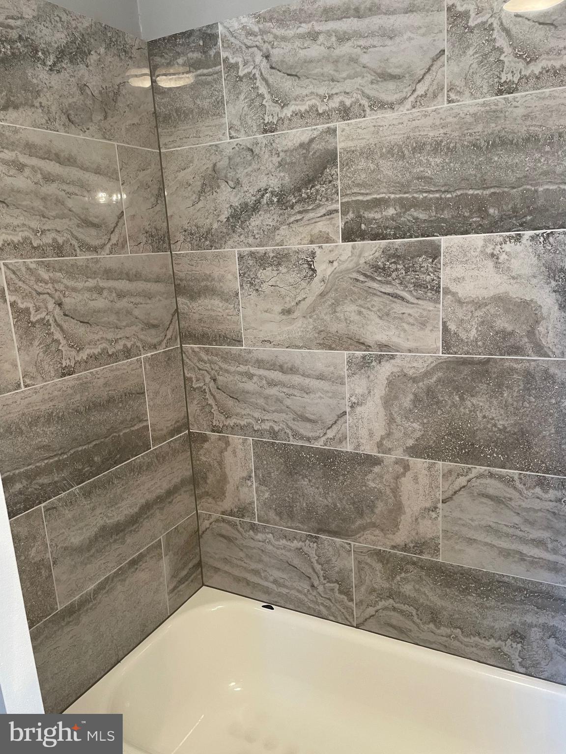 UNIVERSITY CITY - Residential Lease