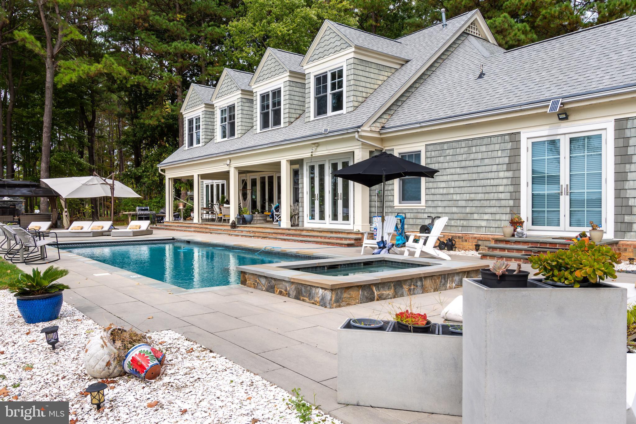 MOUNT PLEASANT - Residential