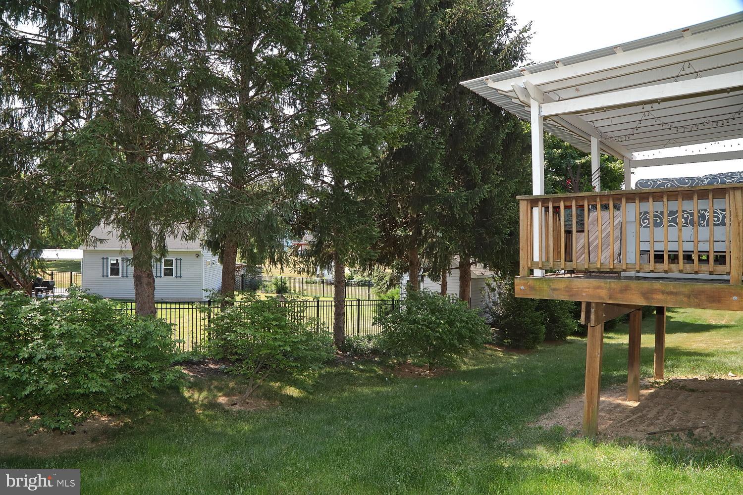 THE LAKES AT DONEGAL SPRINGS - Residential
