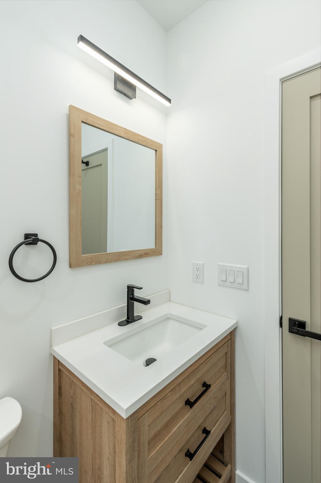 QUEEN VILLAGE - Residential Lease